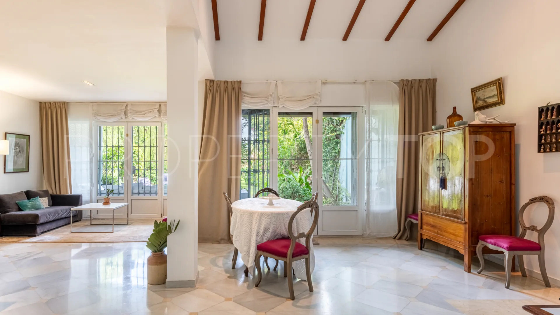 Villa pareada con 3 dormitorios en venta en Guadalmina Alta