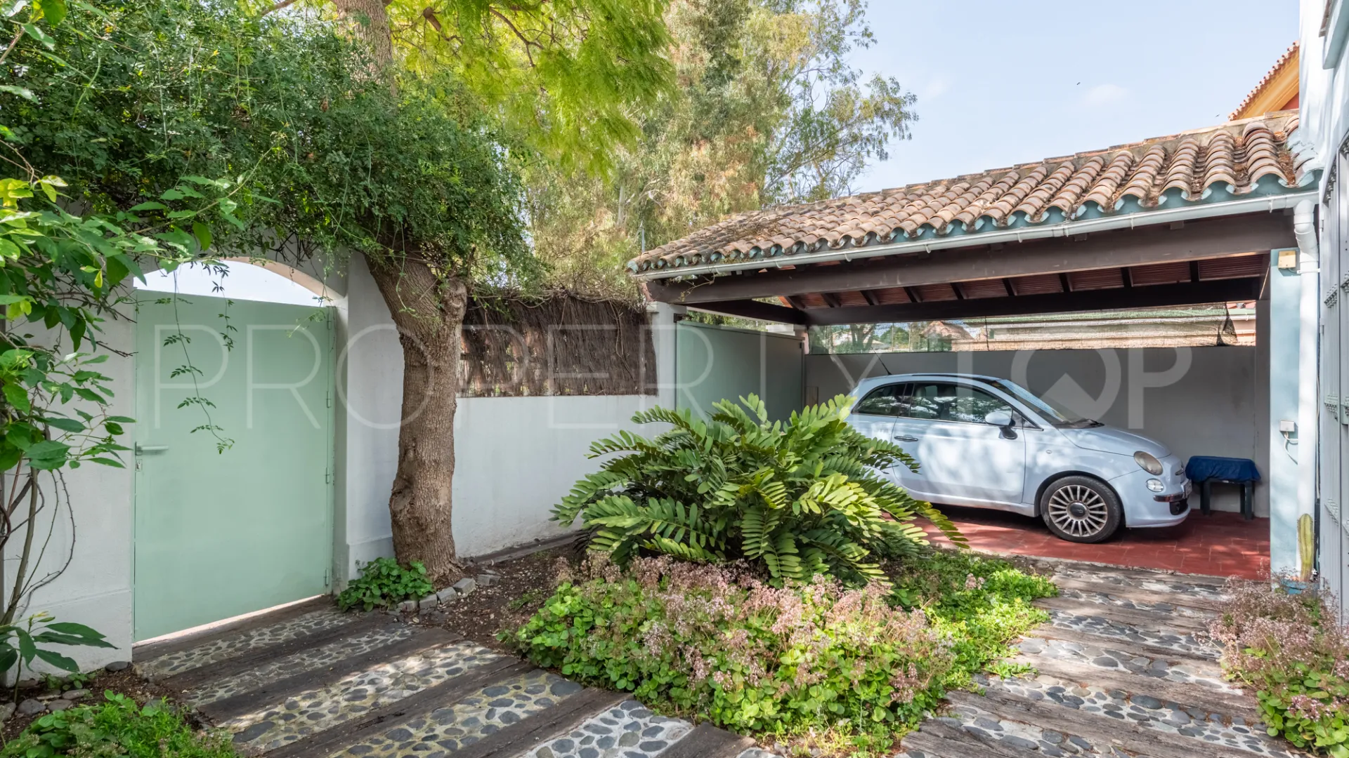 Villa pareada con 3 dormitorios en venta en Guadalmina Alta