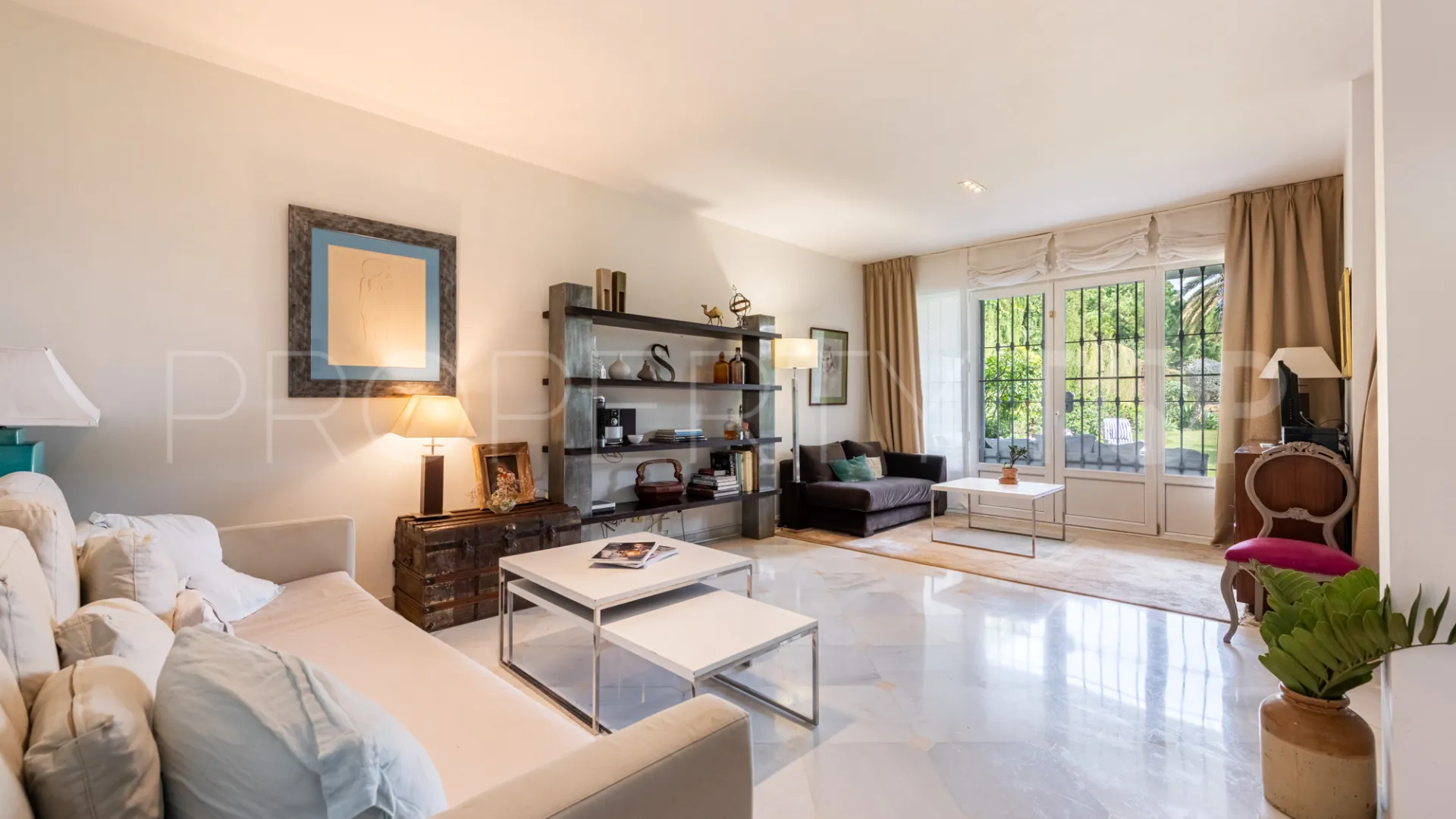 Villa pareada con 3 dormitorios en venta en Guadalmina Alta