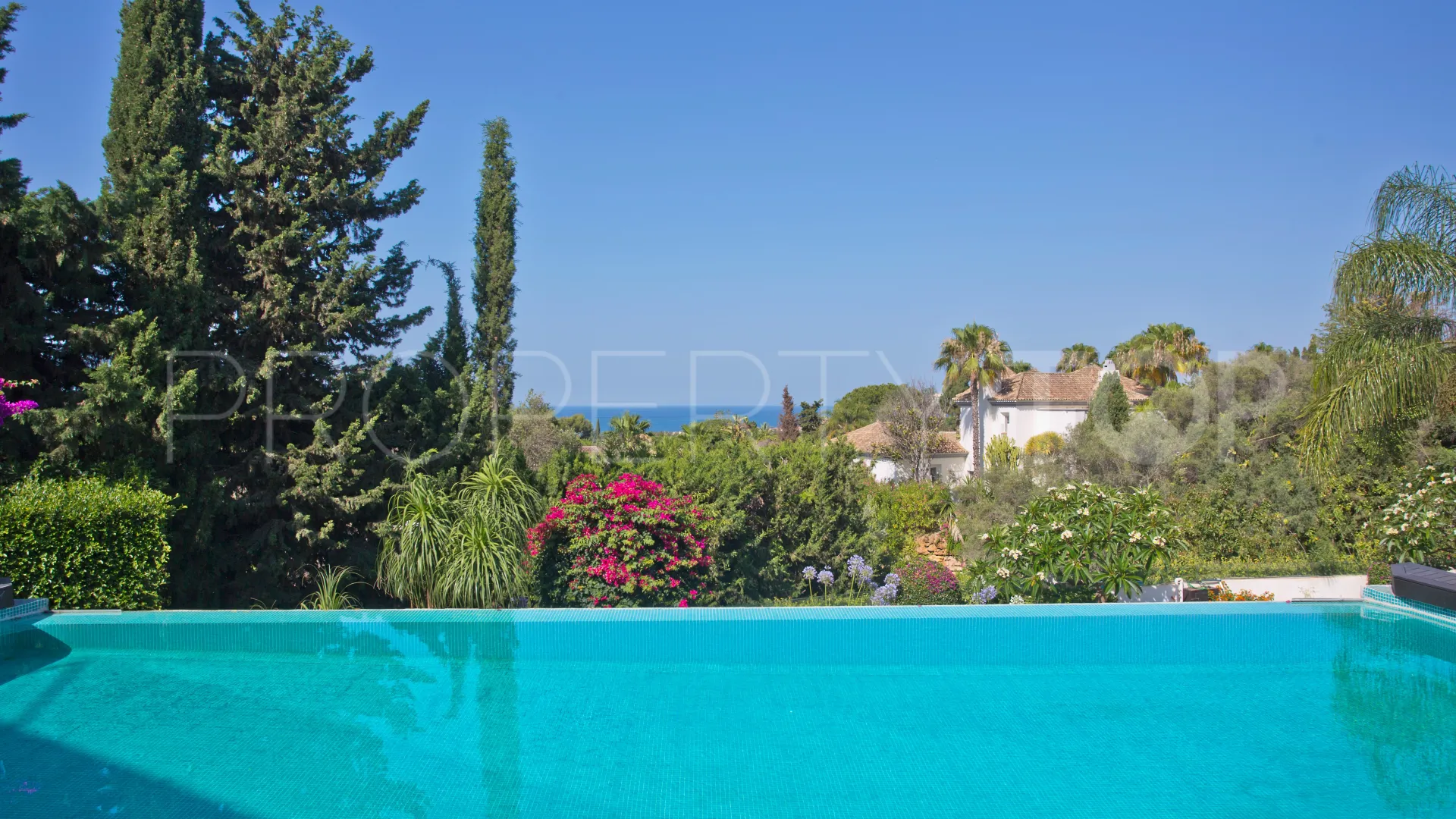 For sale villa in Hacienda las Chapas