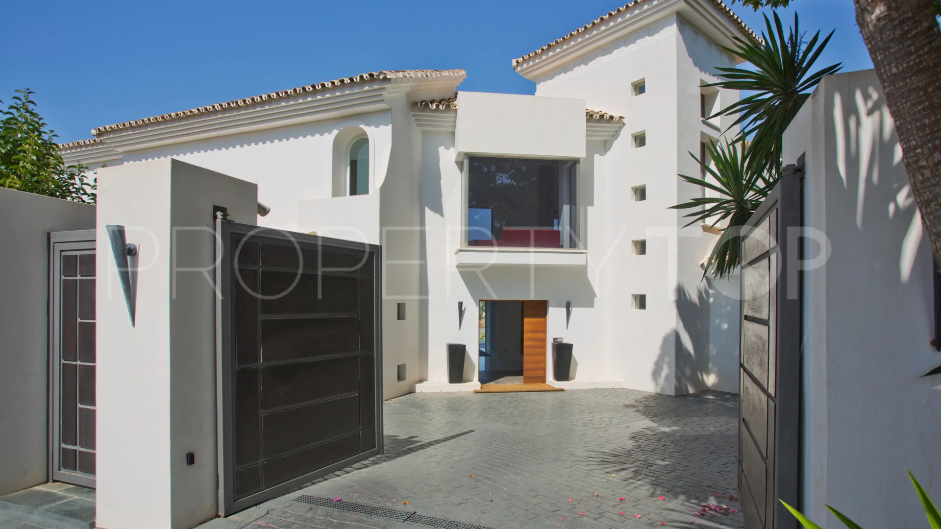 For sale villa in Hacienda las Chapas