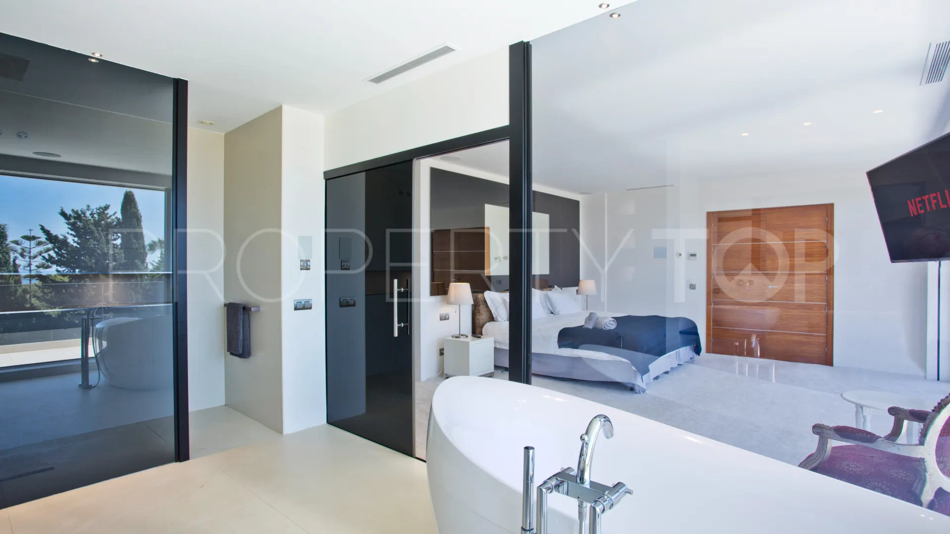 For sale villa in Hacienda las Chapas