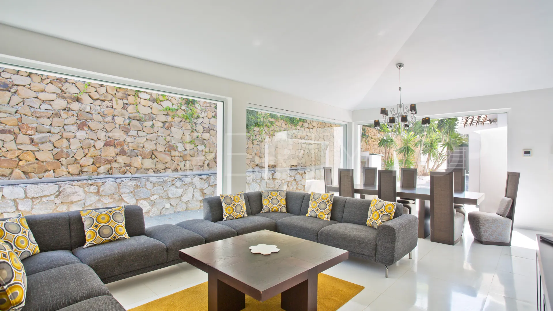 For sale villa in Hacienda las Chapas