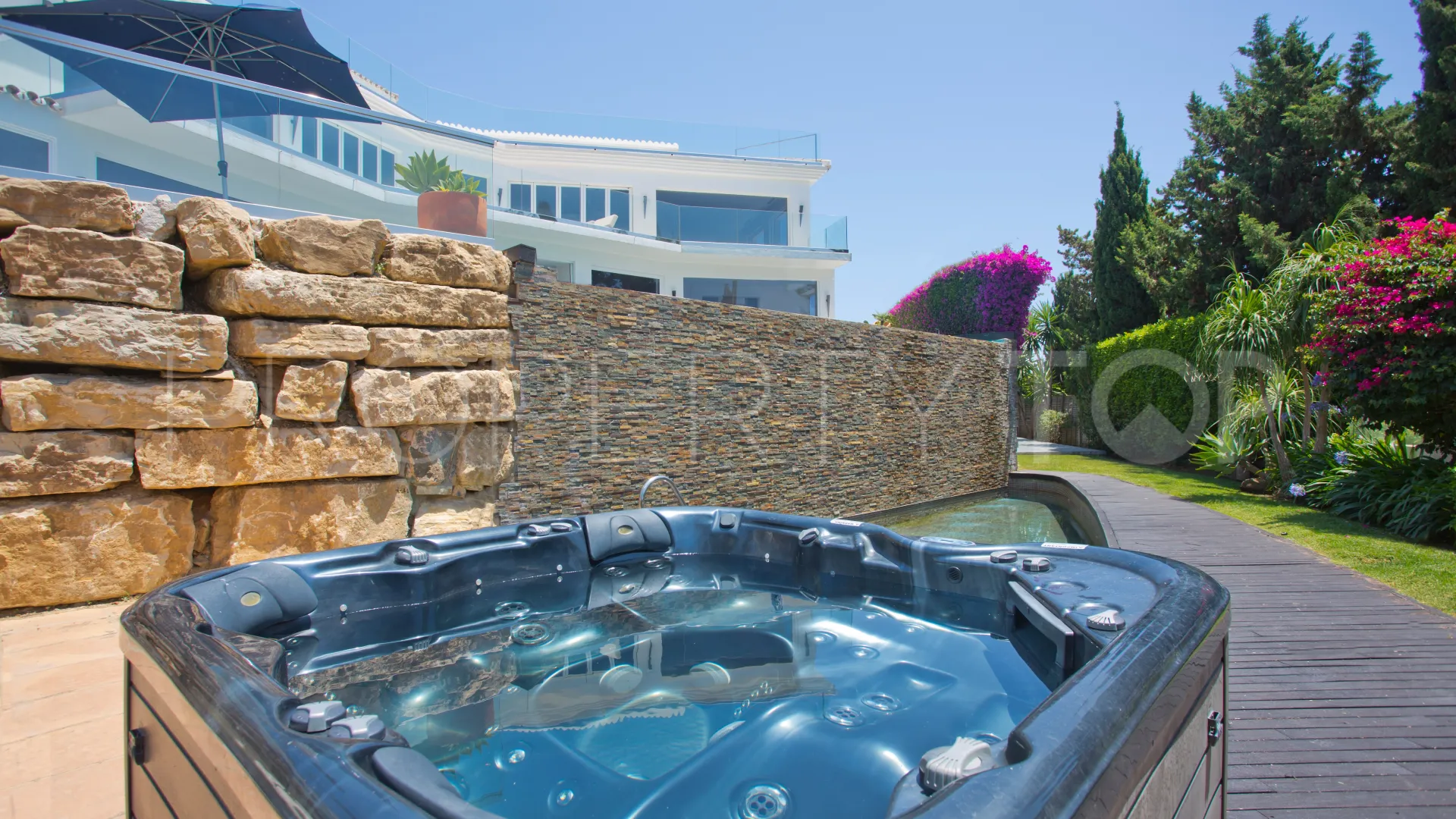 For sale villa in Hacienda las Chapas