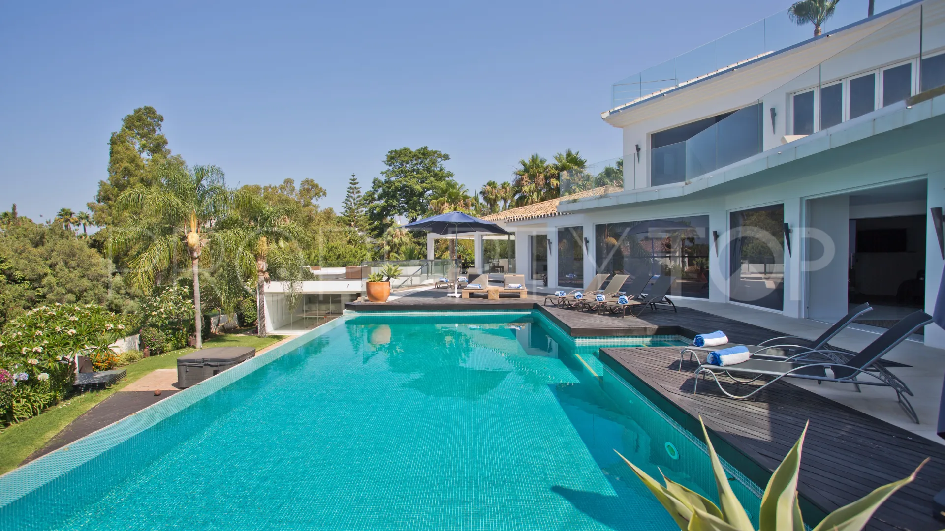 For sale villa in Hacienda las Chapas
