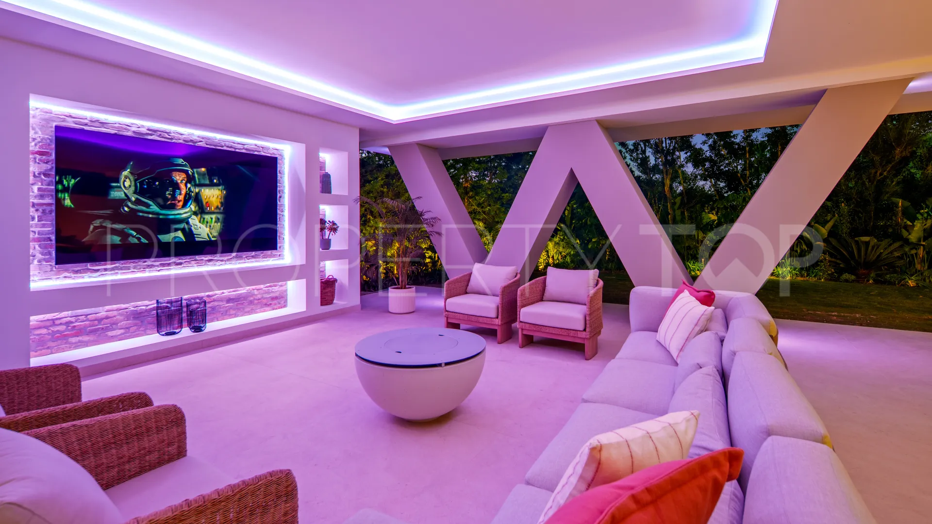 Villa en venta de 5 dormitorios en Nueva Andalucia