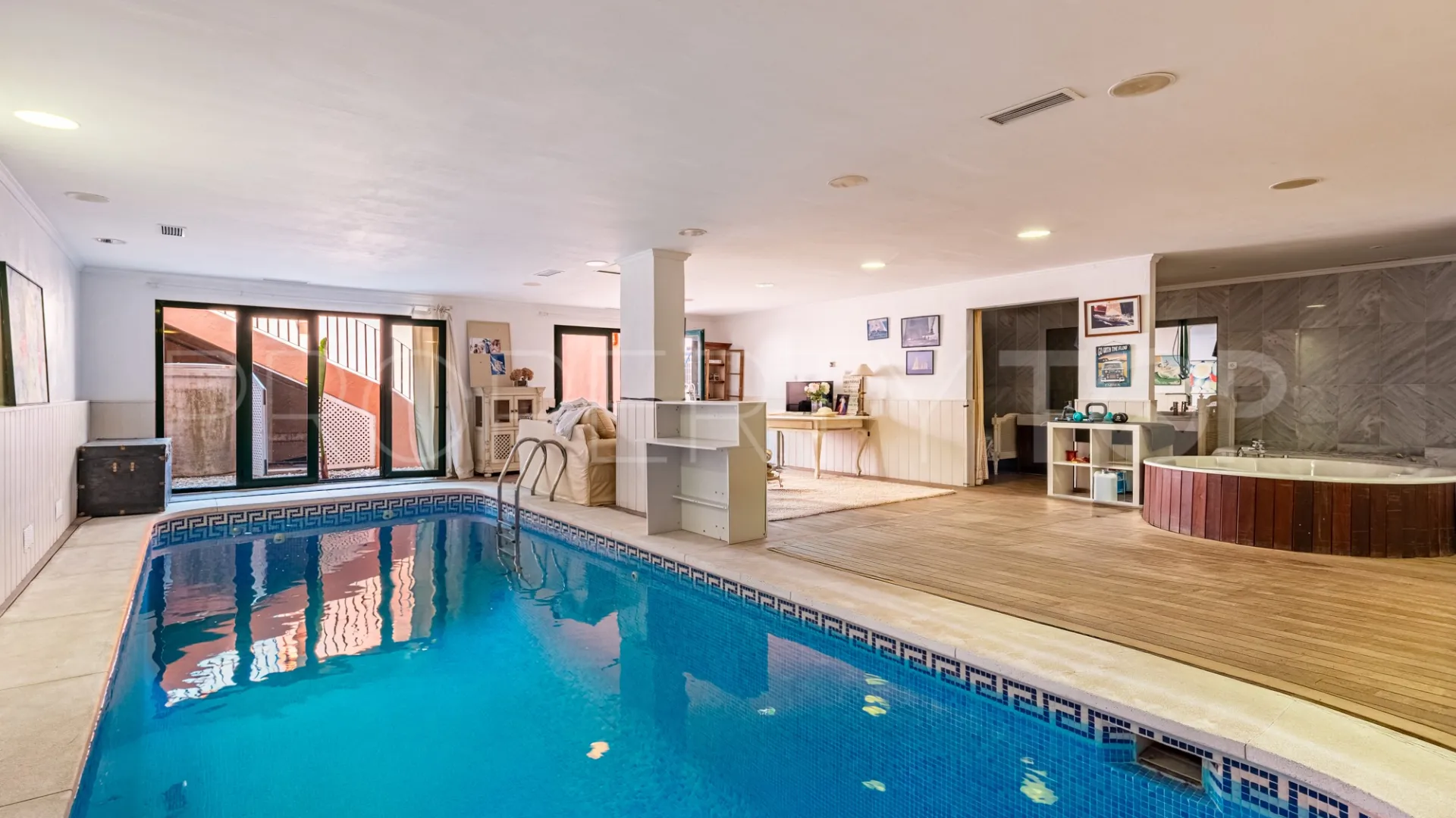 Villa with 5 bedrooms for sale in Altos de Puente Romano