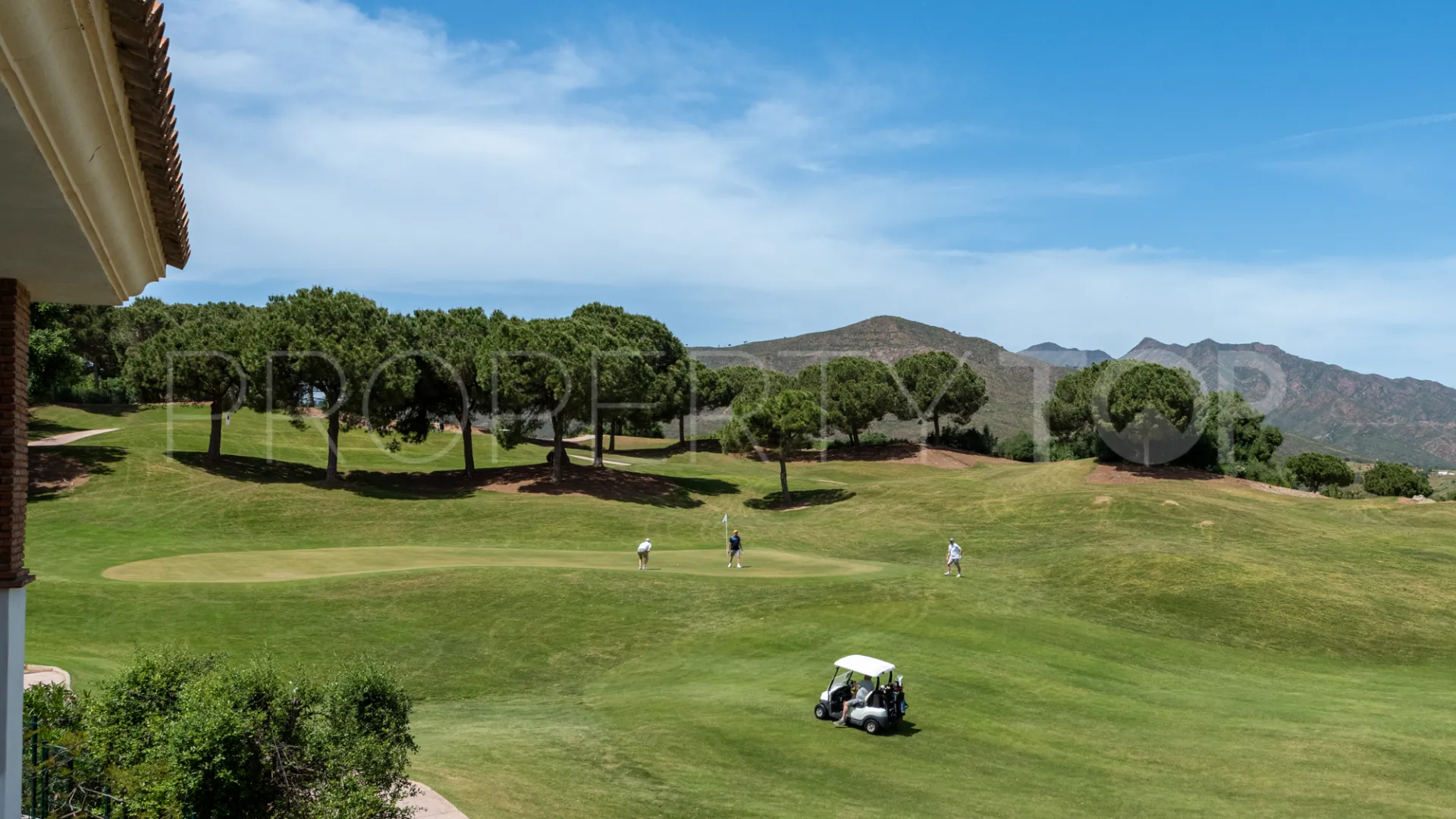 Se vende villa en La Cala Golf Resort de 4 dormitorios