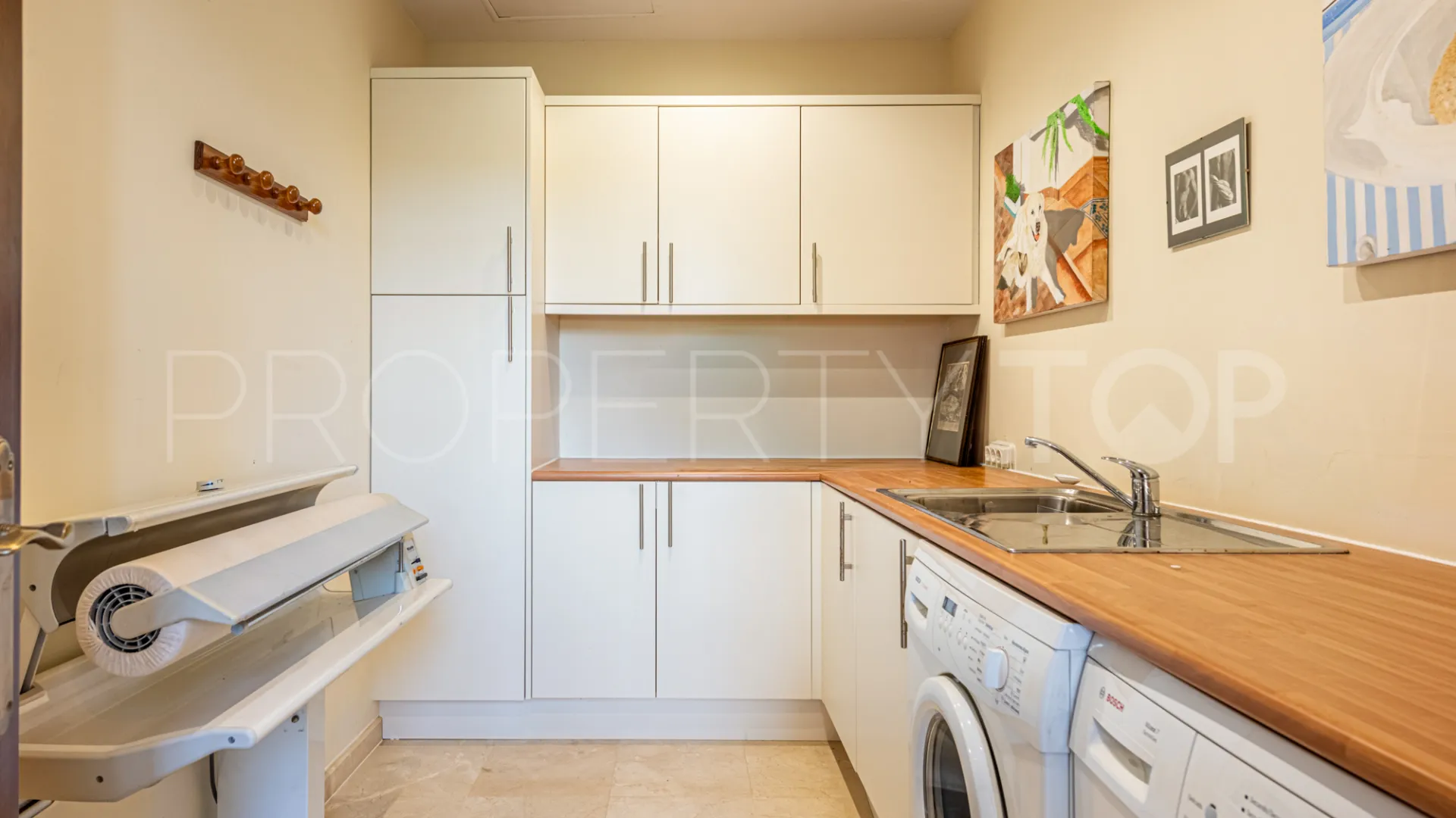 Se vende villa en La Cala Golf Resort de 4 dormitorios