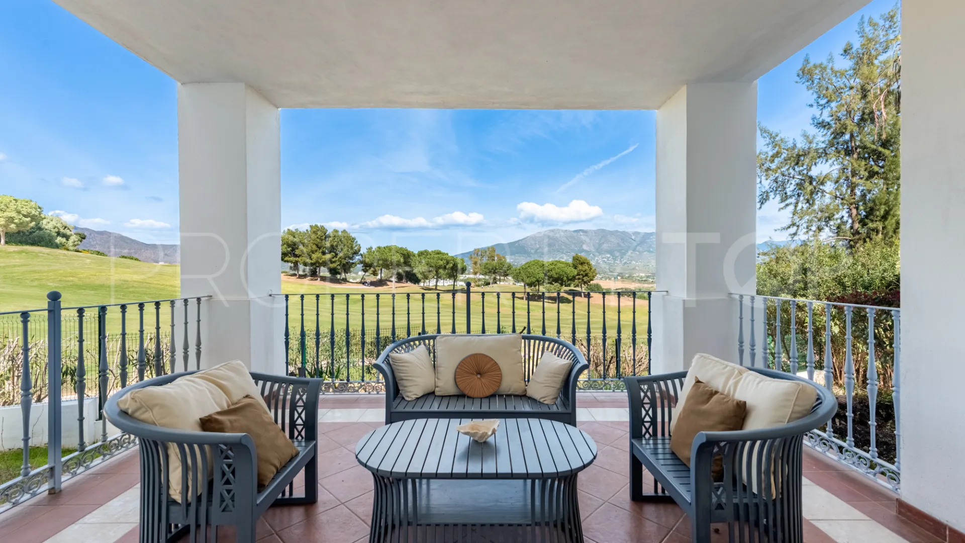 Se vende villa en La Cala Golf Resort de 4 dormitorios