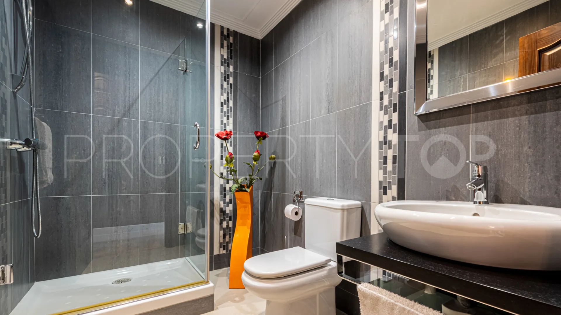 Se vende villa en La Cala Golf Resort de 4 dormitorios