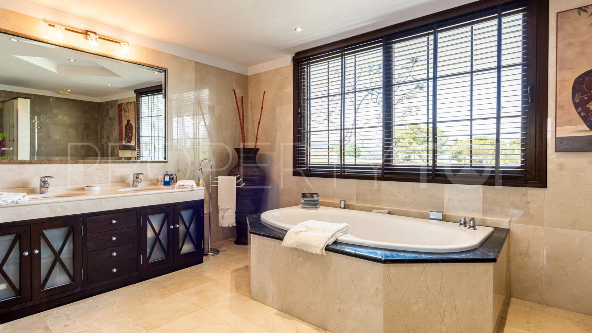 Se vende villa en La Cala Golf Resort de 4 dormitorios