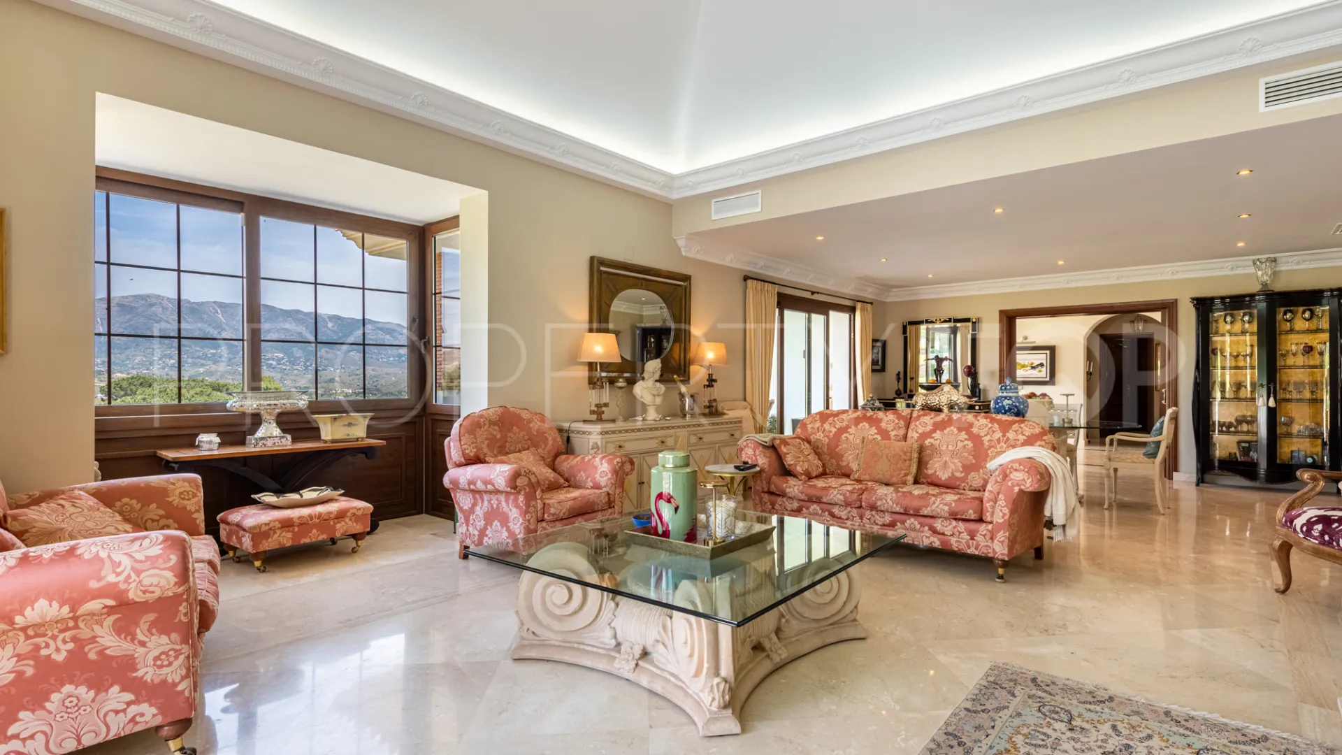 Se vende villa en La Cala Golf Resort de 4 dormitorios