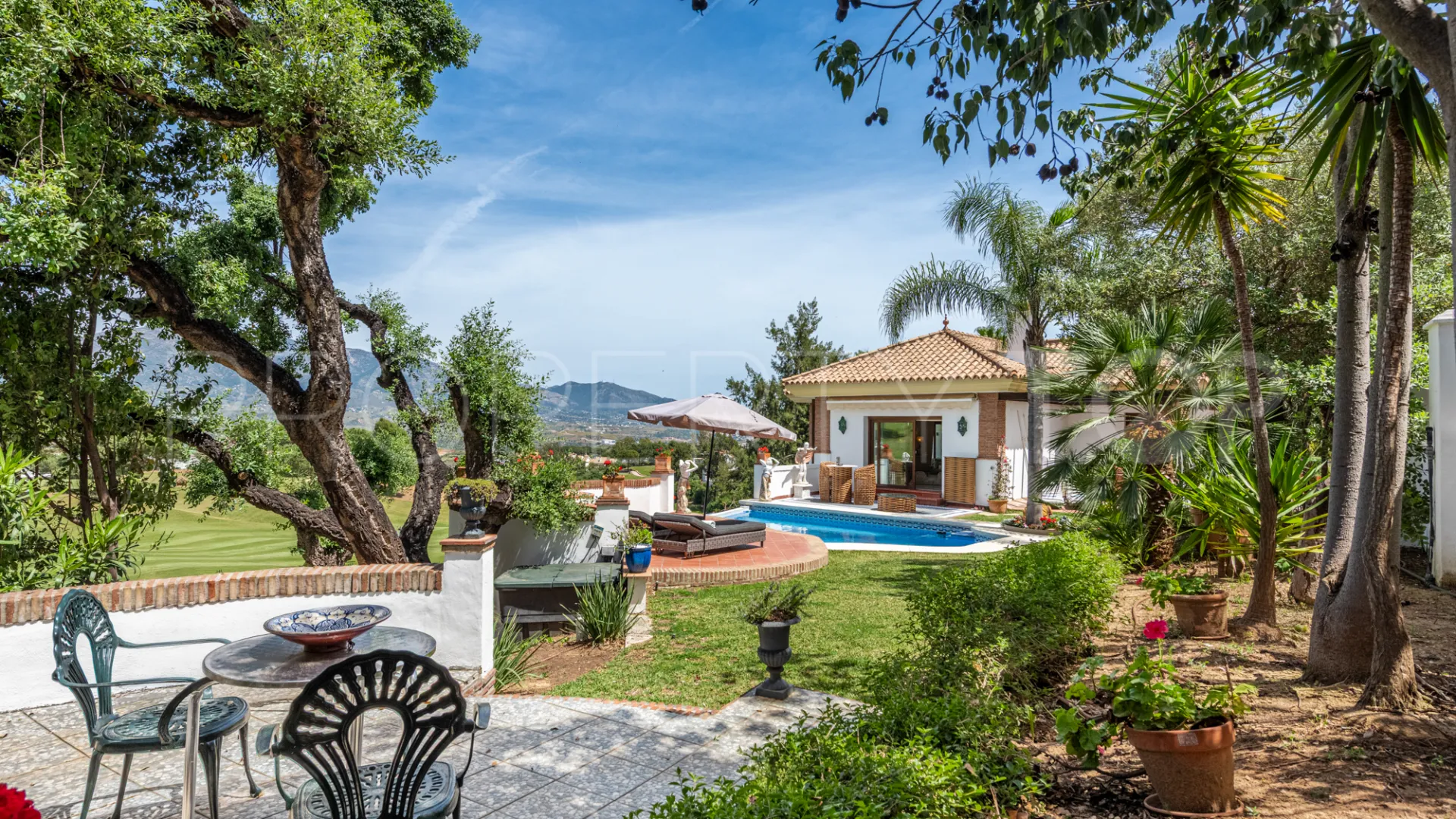 Se vende villa en La Cala Golf Resort de 4 dormitorios