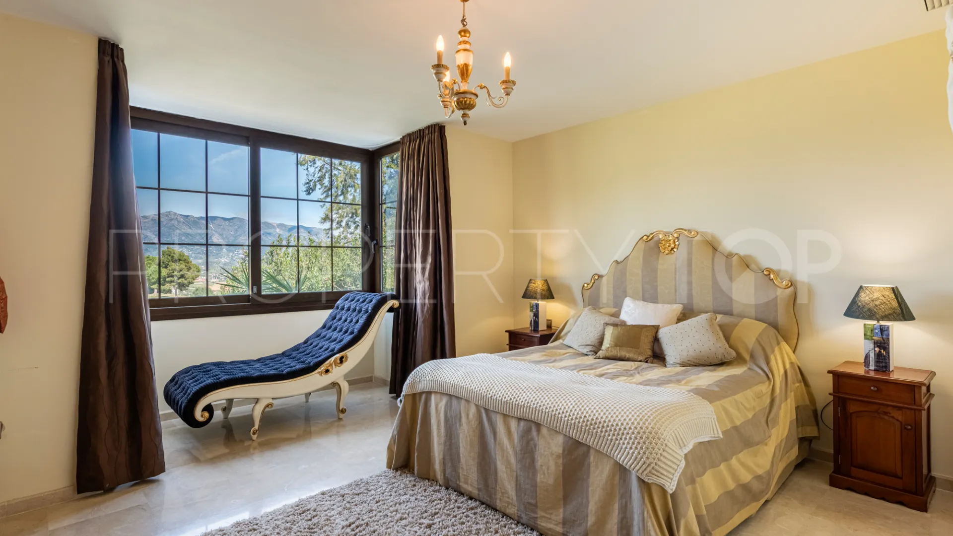 Se vende villa en La Cala Golf Resort de 4 dormitorios