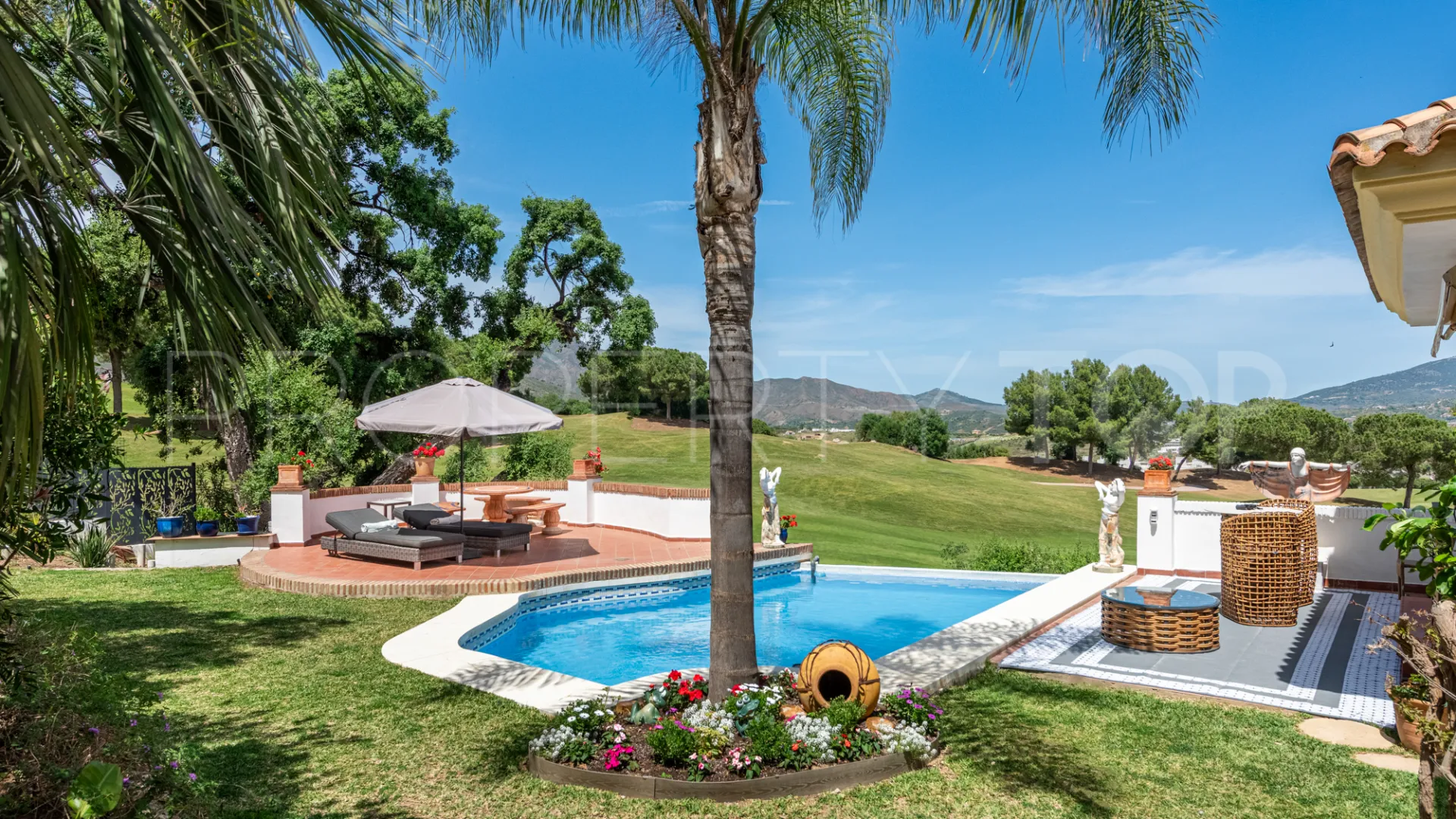 Se vende villa en La Cala Golf Resort de 4 dormitorios