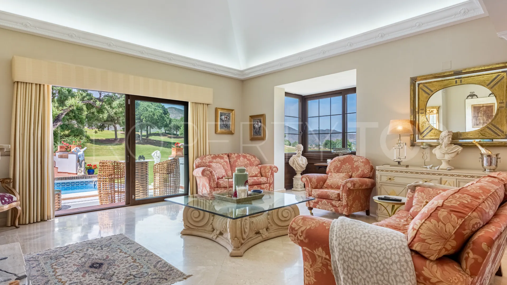 Se vende villa en La Cala Golf Resort de 4 dormitorios