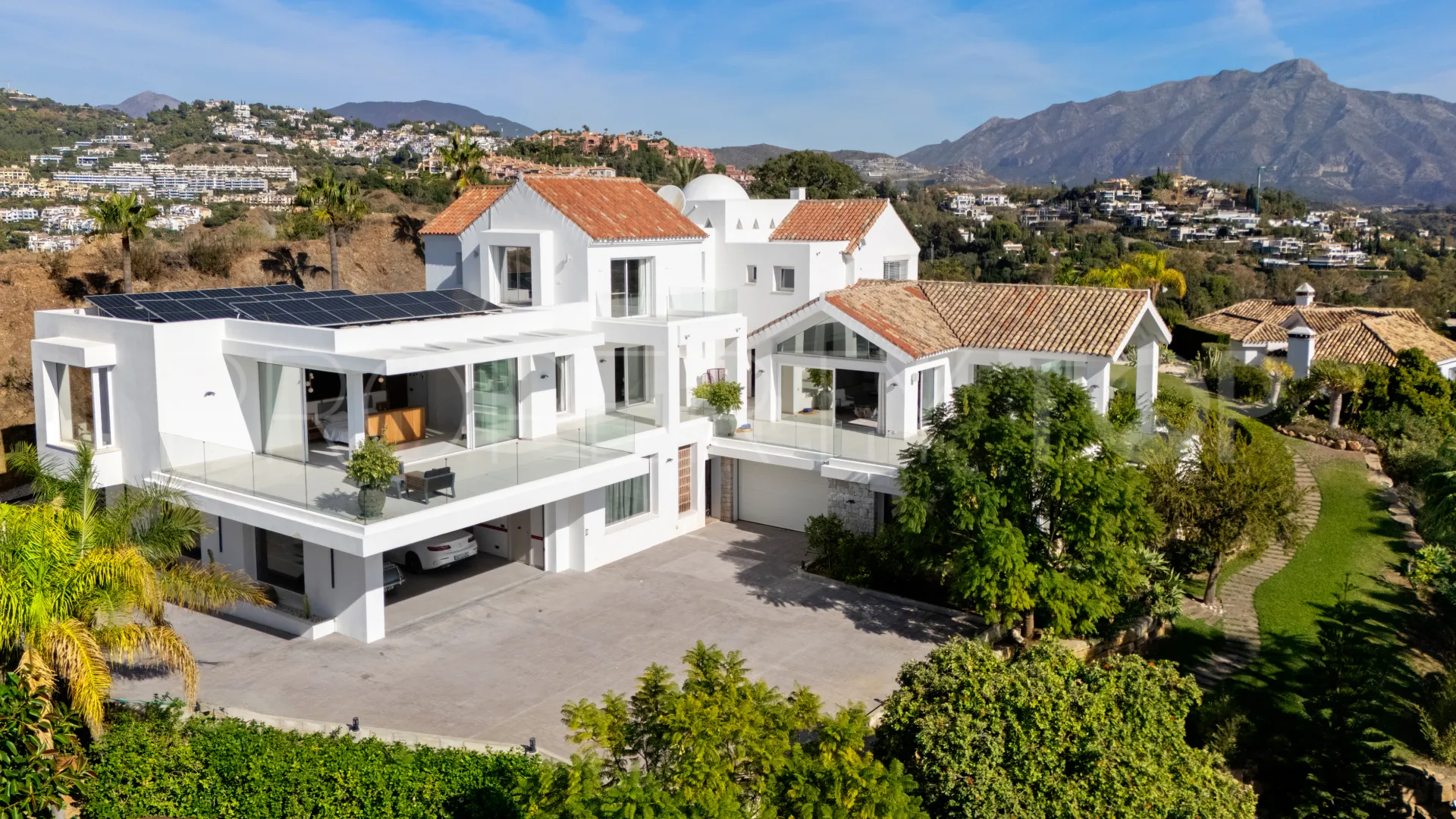 For sale villa with 9 bedrooms in Benahavis