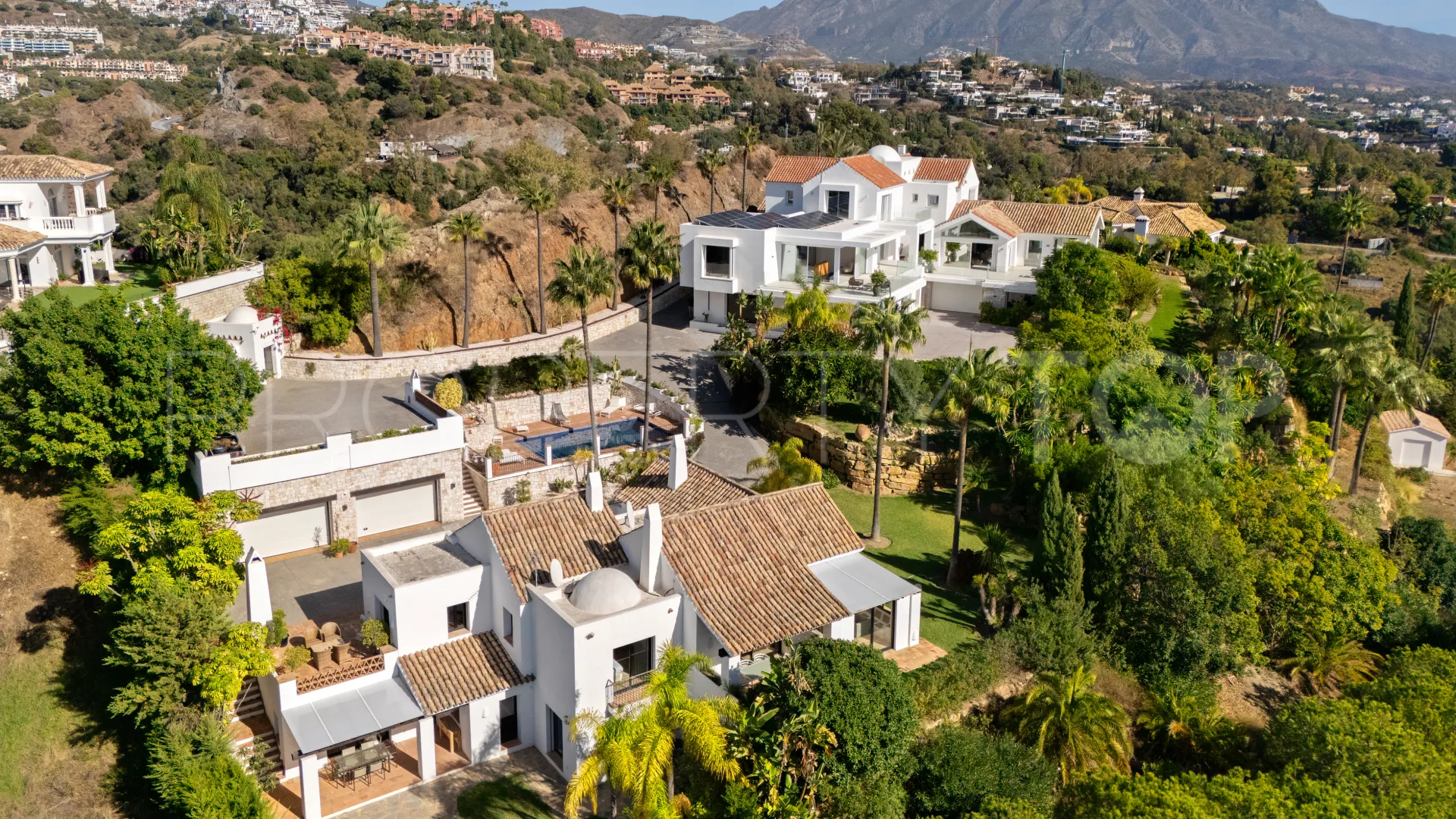 For sale villa with 9 bedrooms in Benahavis