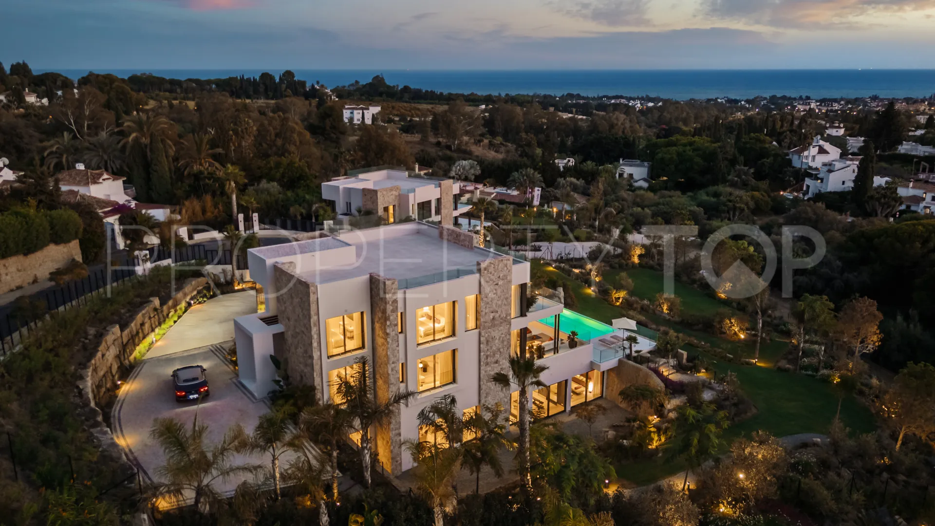 For sale 5 bedrooms villa in Marbella Hill Club