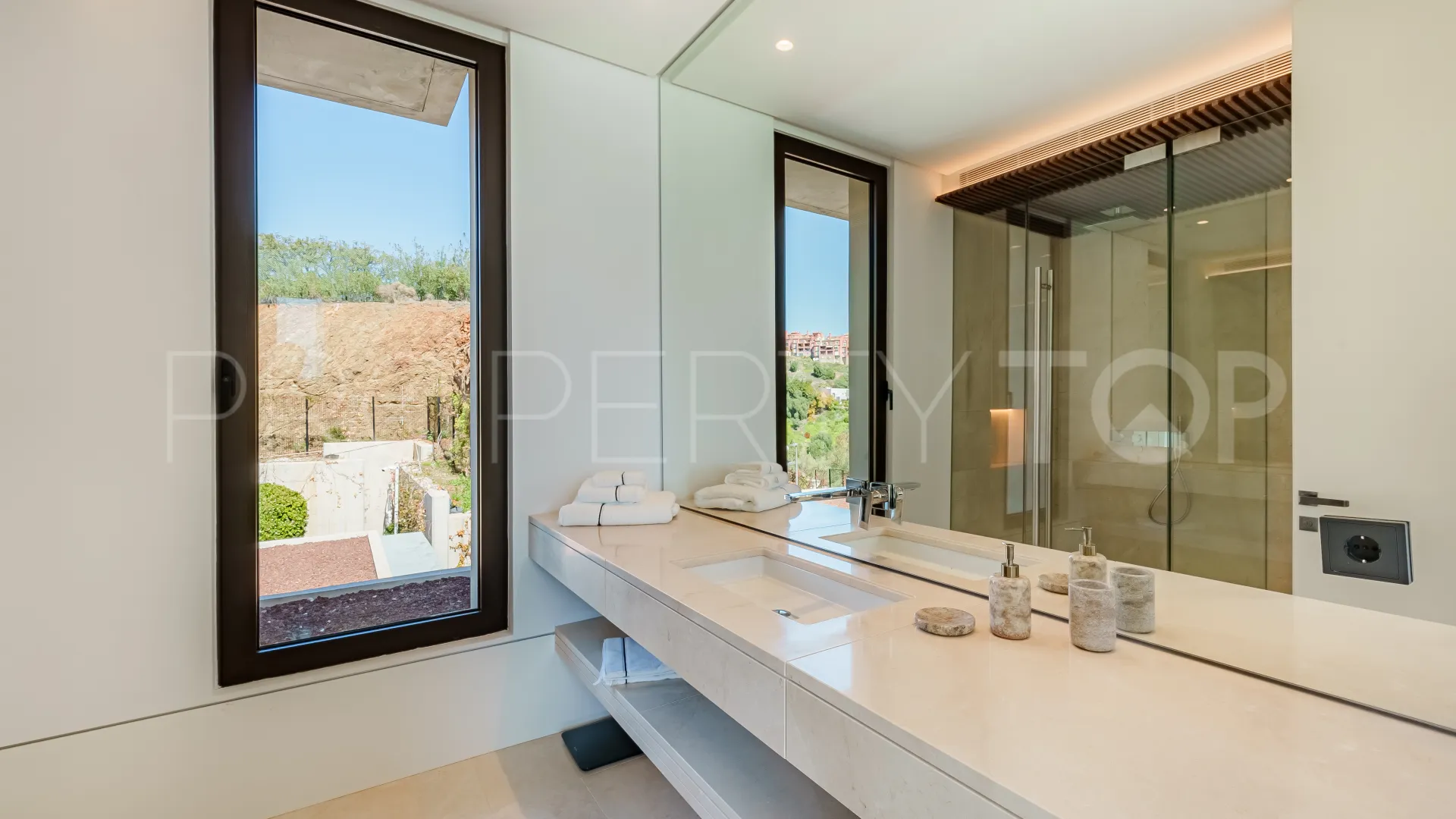 Villa con 6 dormitorios en venta en La Quinta