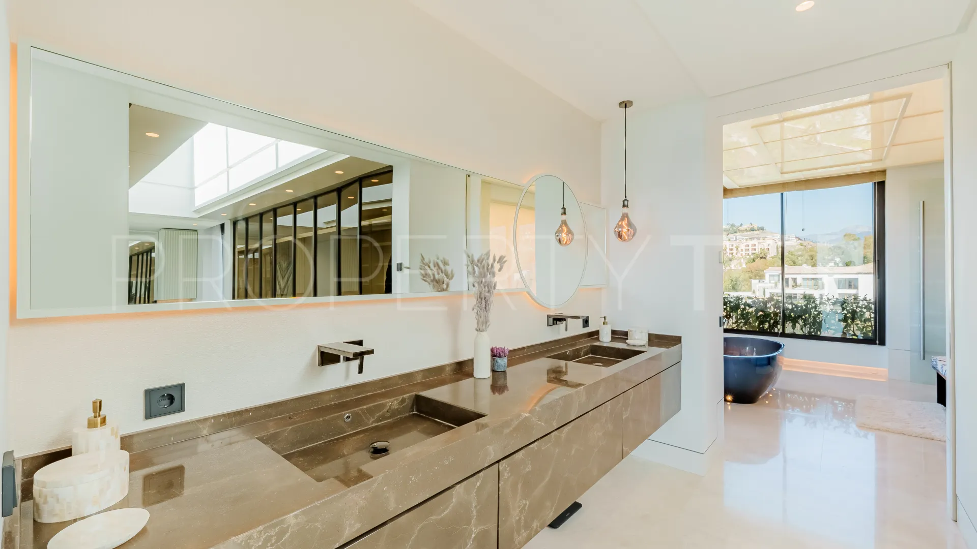 Villa con 6 dormitorios en venta en La Quinta