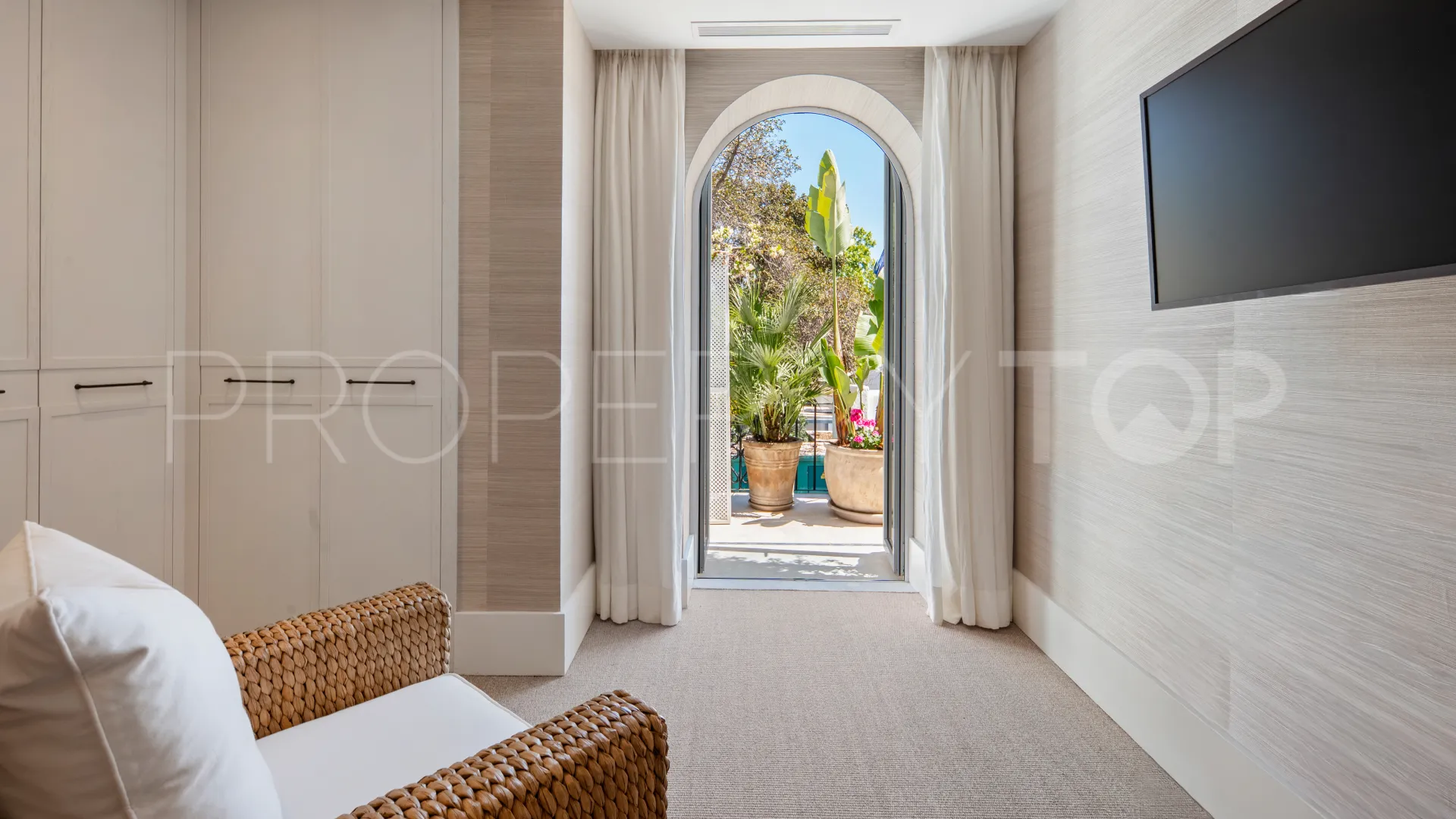 For sale apartment with 1 bedroom in Marina Puente Romano