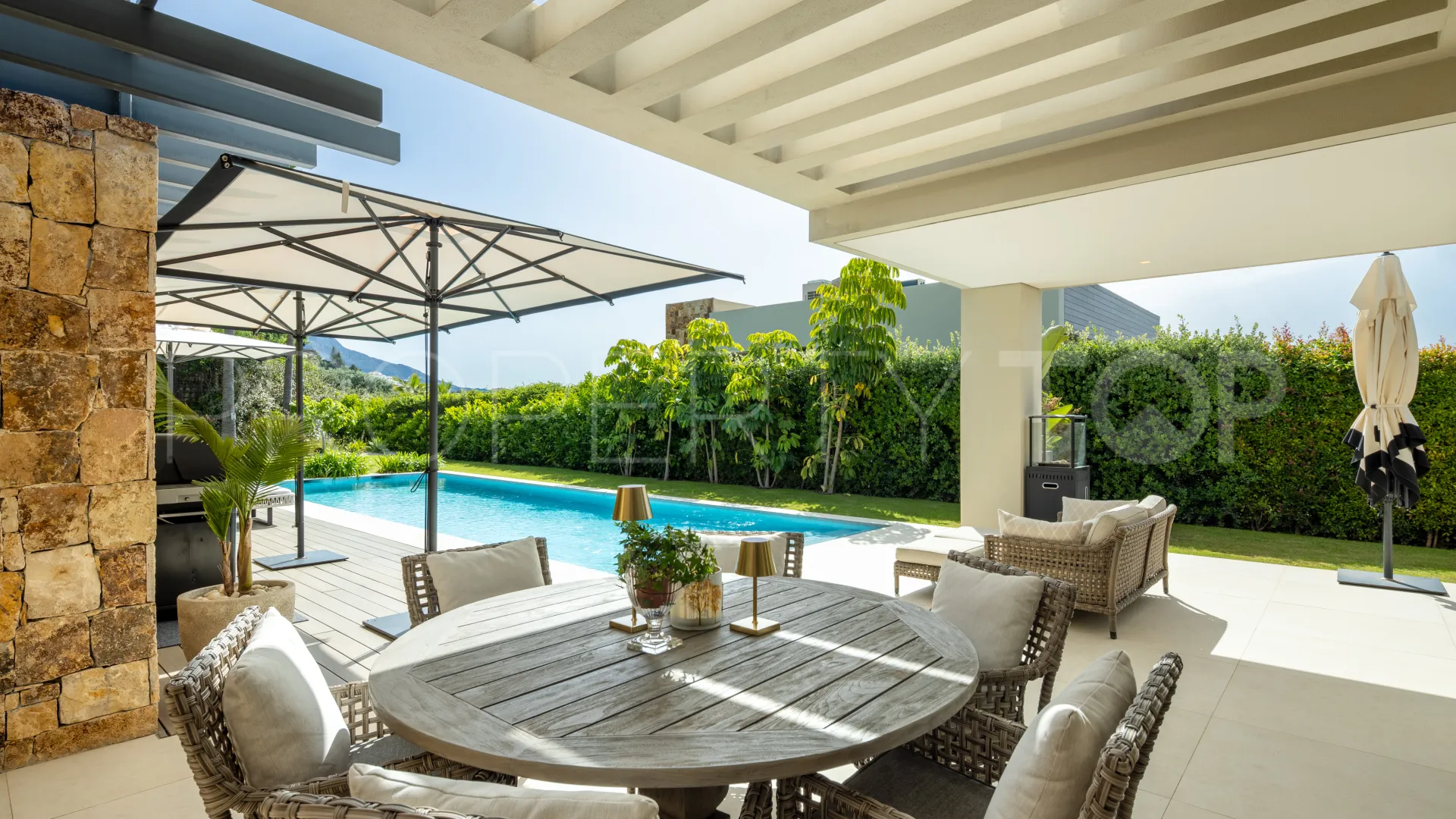 For sale Nueva Andalucia villa with 5 bedrooms
