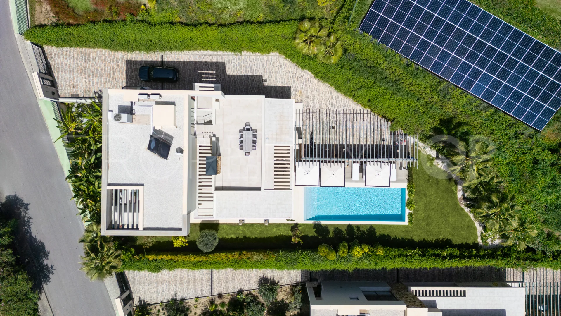 For sale Nueva Andalucia villa with 5 bedrooms