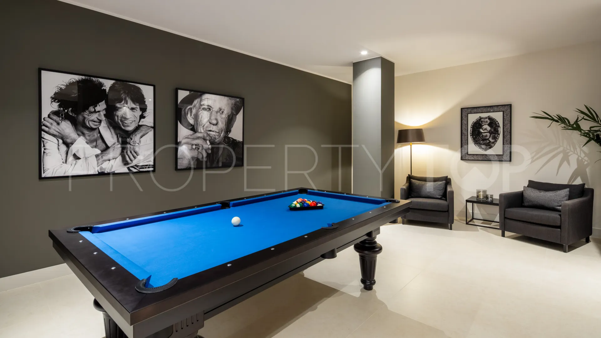 For sale Nueva Andalucia villa with 5 bedrooms