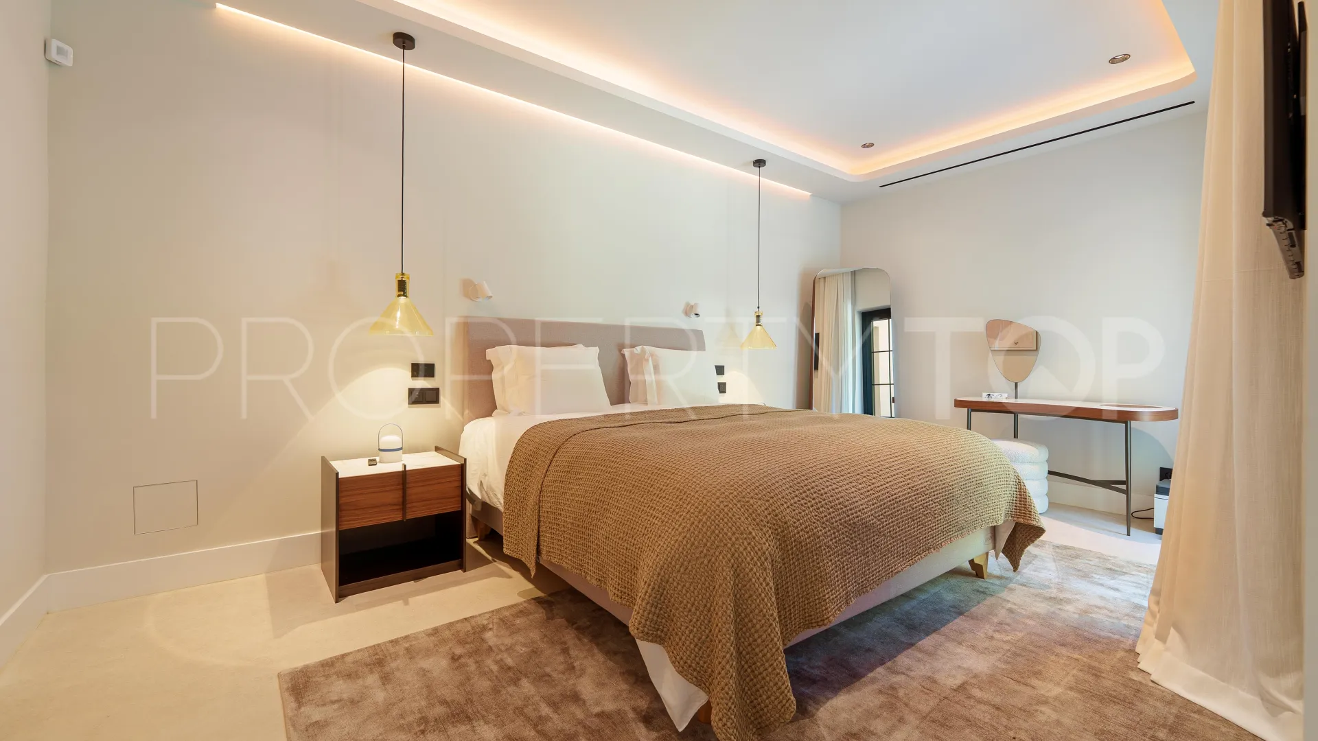 Comprar villa en Marbella - Puerto Banus