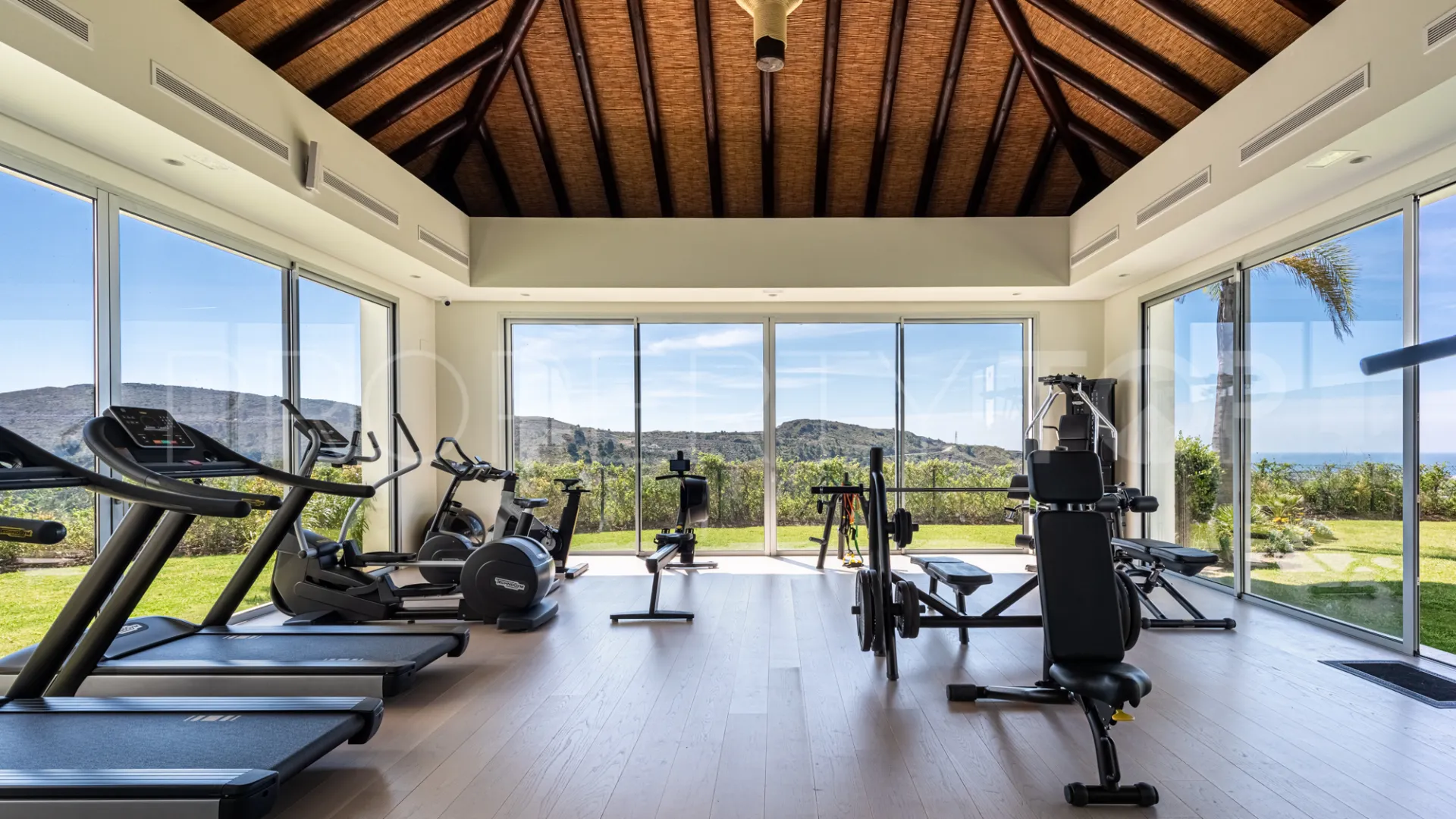 Buy ground floor duplex with 3 bedrooms in Marbella Club Hills