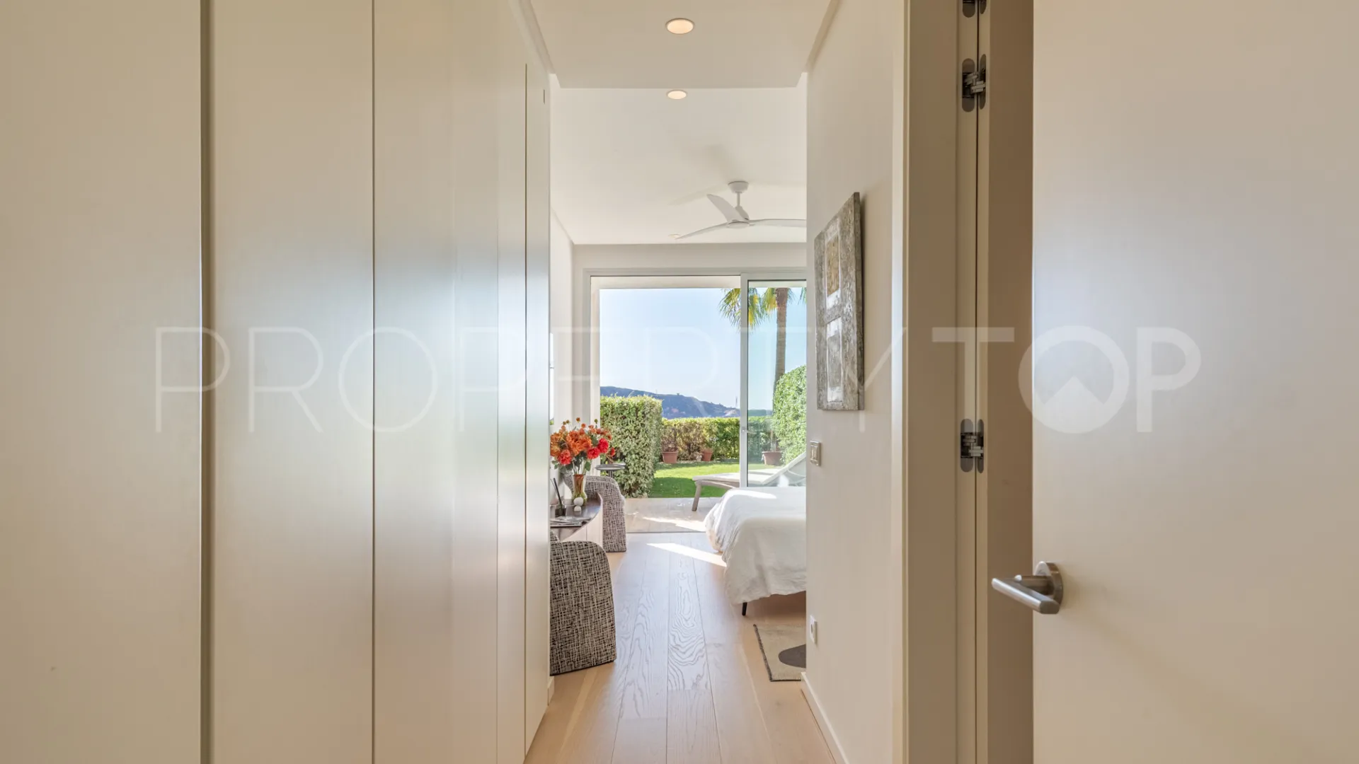 Buy ground floor duplex with 3 bedrooms in Marbella Club Hills