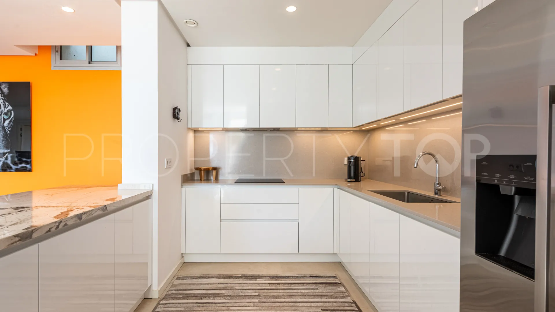 Buy ground floor duplex with 3 bedrooms in Marbella Club Hills