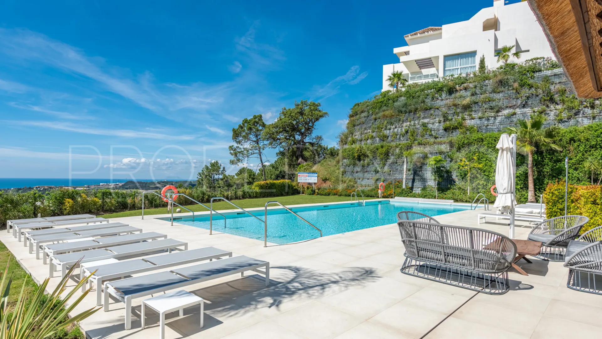 Buy ground floor duplex with 3 bedrooms in Marbella Club Hills