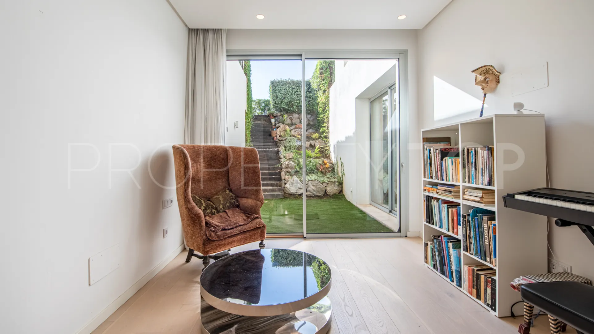 Buy ground floor duplex with 3 bedrooms in Marbella Club Hills