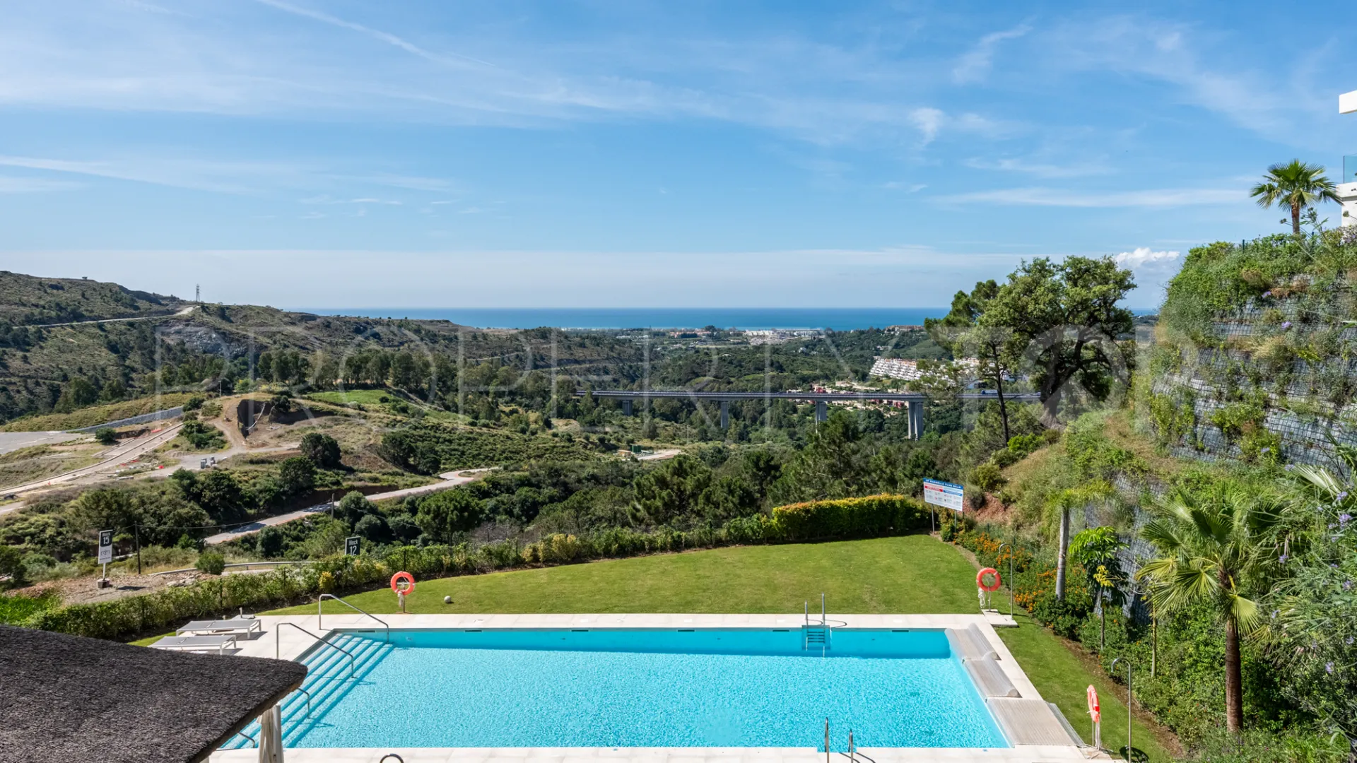 Buy ground floor duplex with 3 bedrooms in Marbella Club Hills