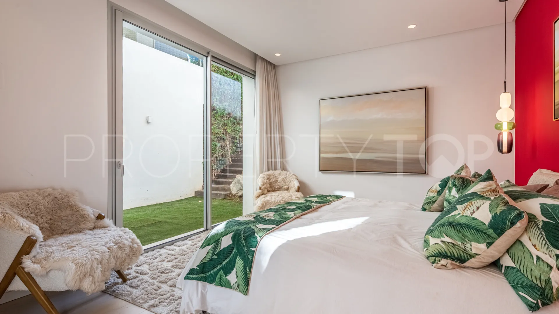 Buy ground floor duplex with 3 bedrooms in Marbella Club Hills