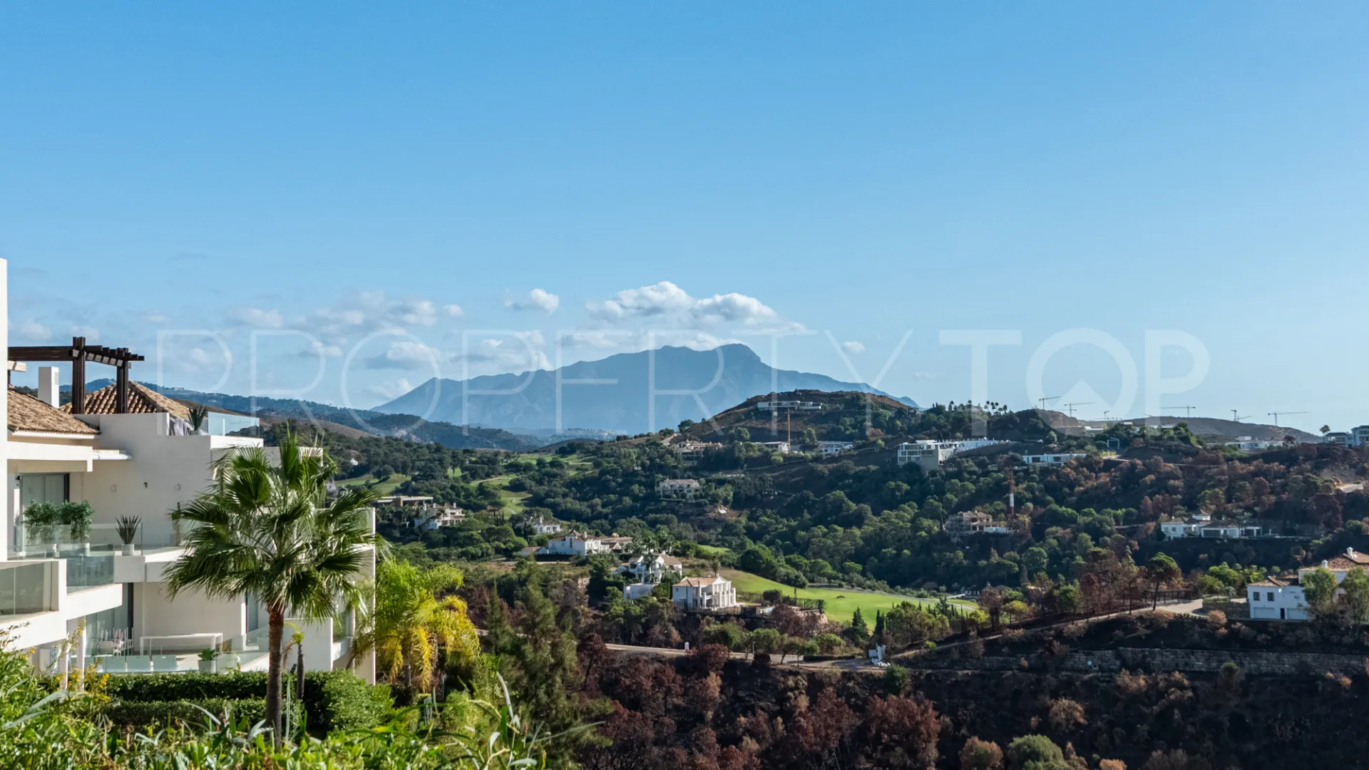 Buy ground floor duplex with 3 bedrooms in Marbella Club Hills
