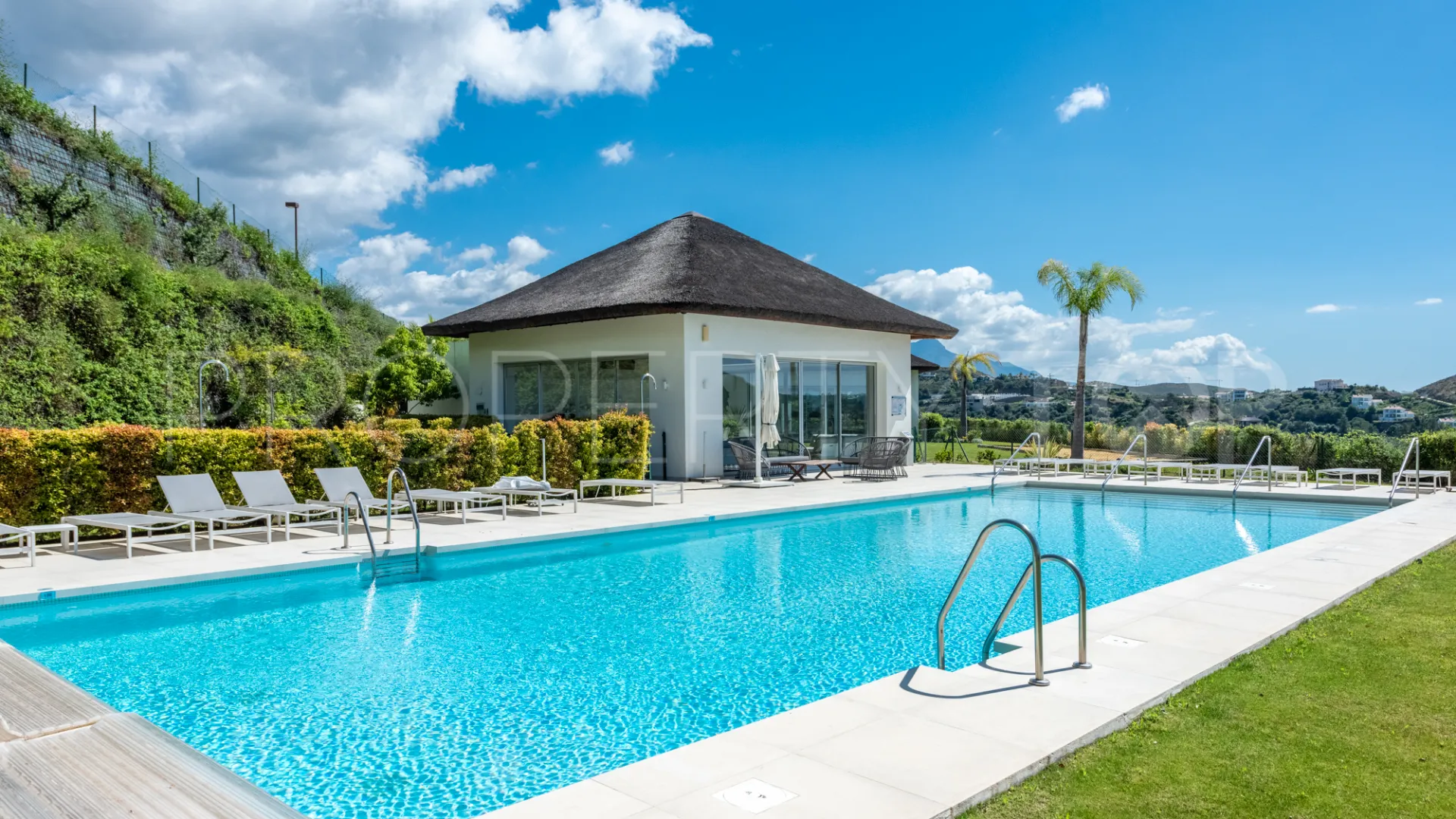 Buy ground floor duplex with 3 bedrooms in Marbella Club Hills