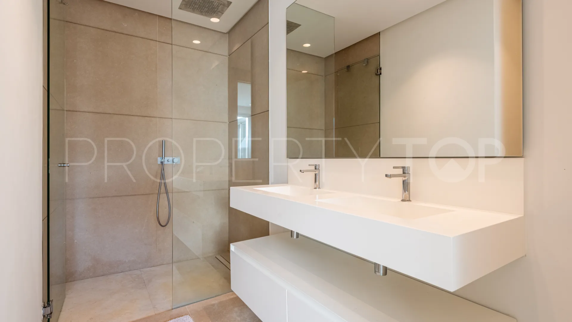 Buy ground floor duplex with 3 bedrooms in Marbella Club Hills