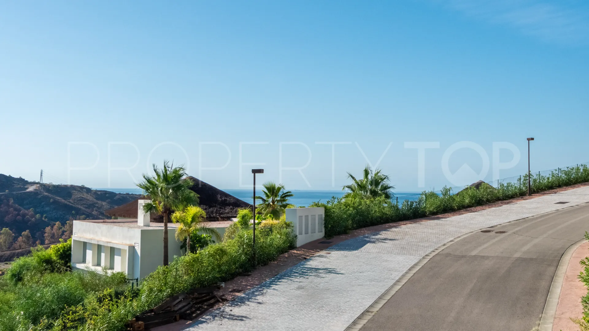 Buy ground floor duplex with 3 bedrooms in Marbella Club Hills