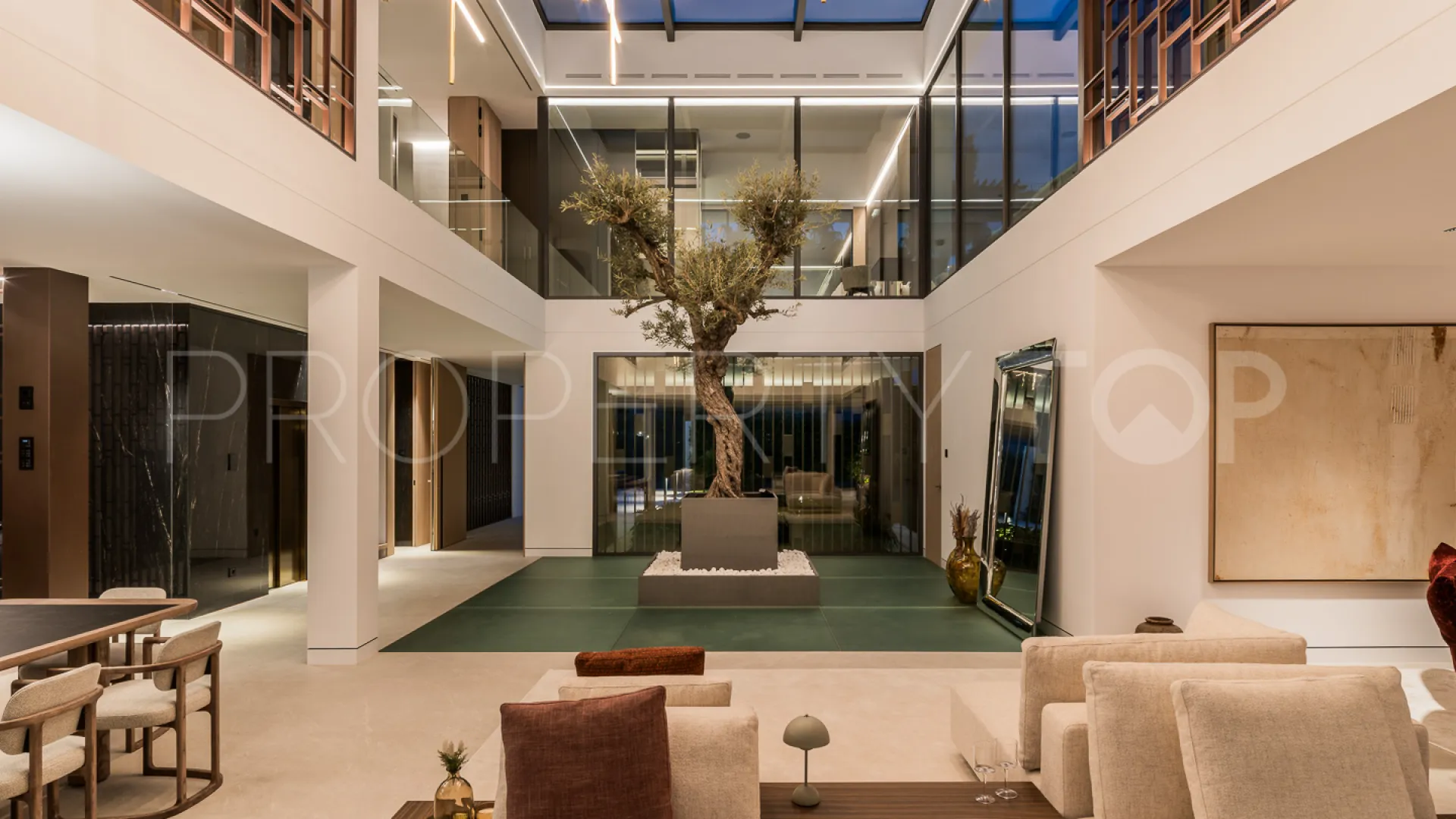 5 bedrooms Marbella Golden Mile villa for sale