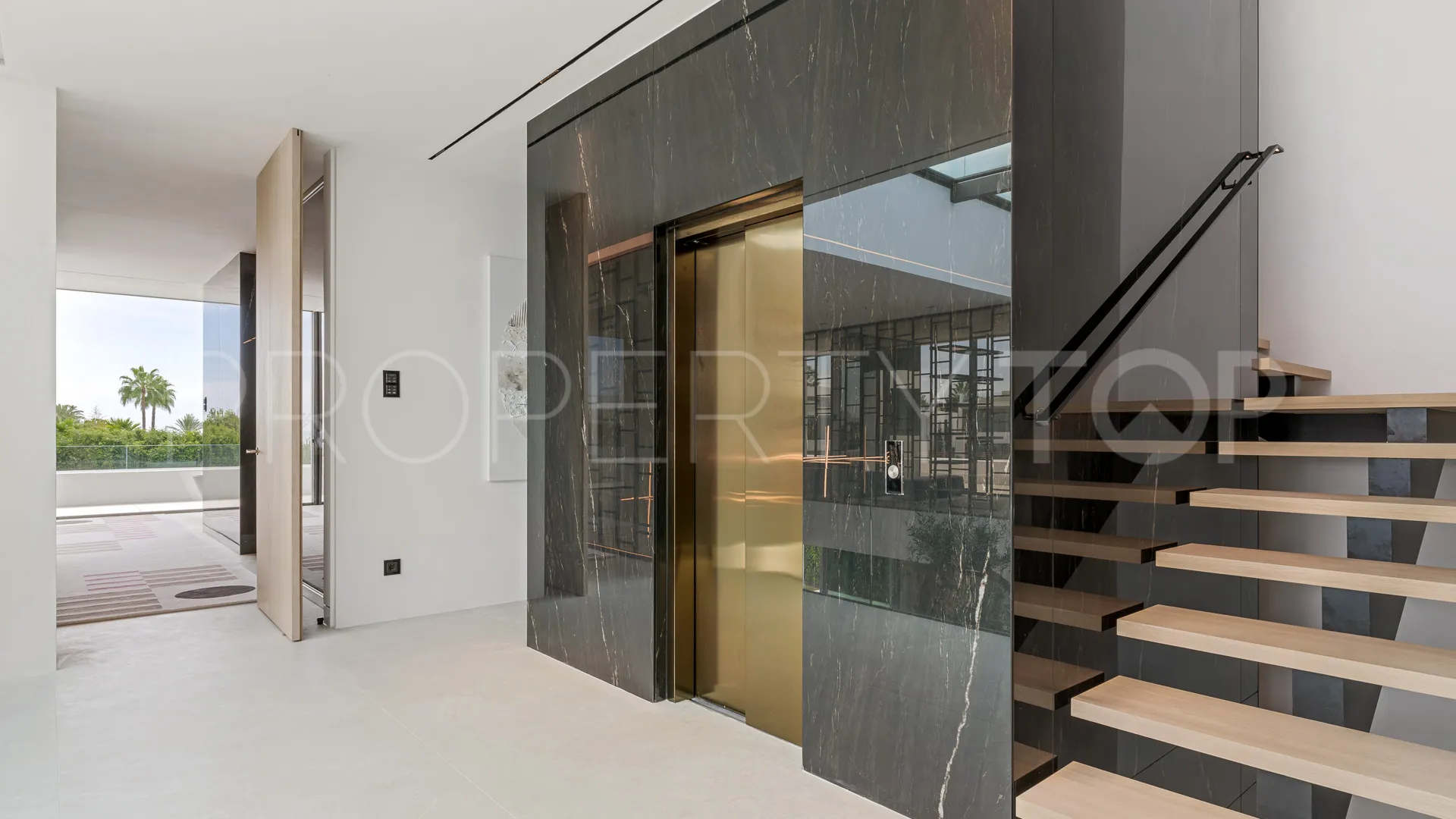 5 bedrooms Marbella Golden Mile villa for sale