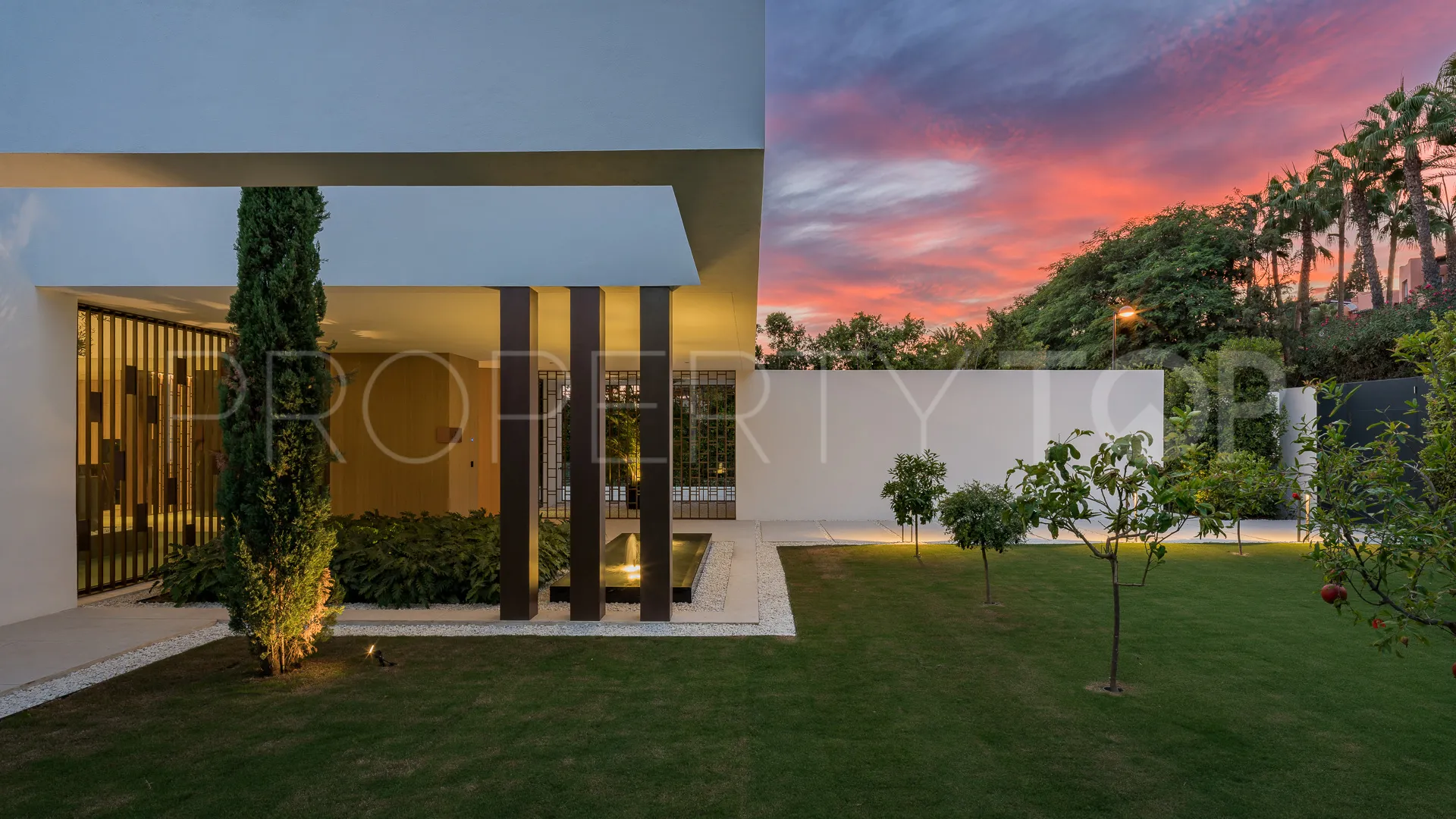 5 bedrooms Marbella Golden Mile villa for sale