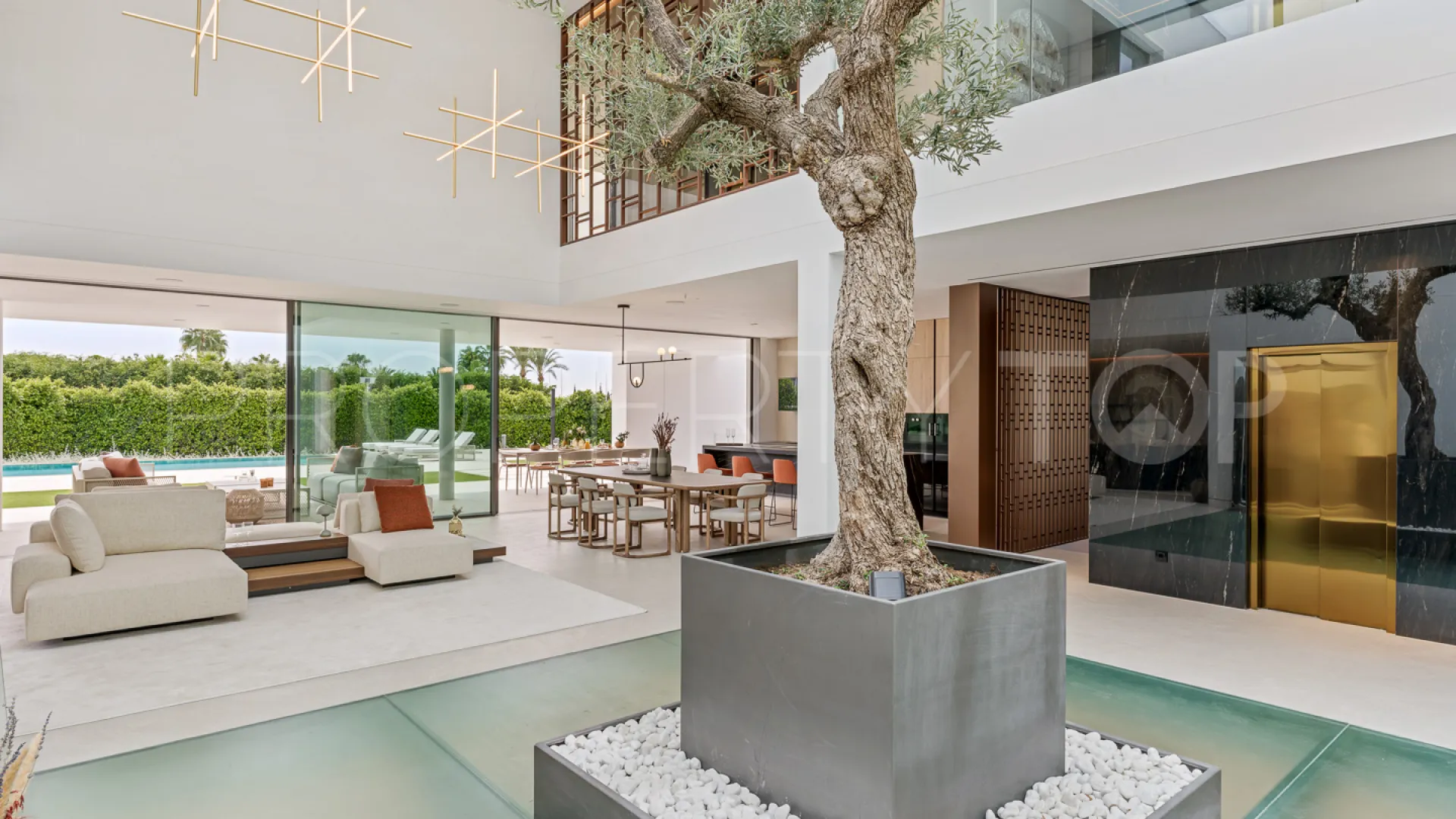 5 bedrooms Marbella Golden Mile villa for sale