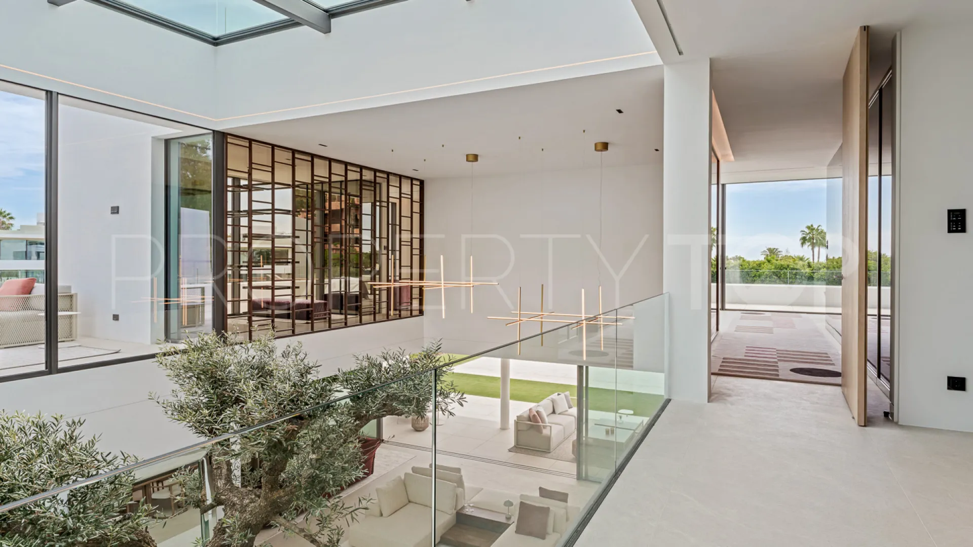 5 bedrooms Marbella Golden Mile villa for sale