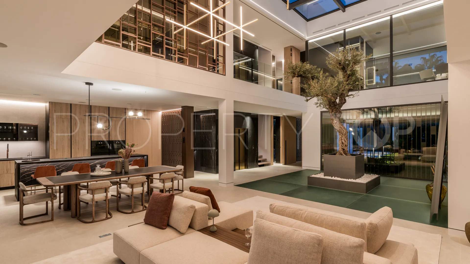 5 bedrooms Marbella Golden Mile villa for sale