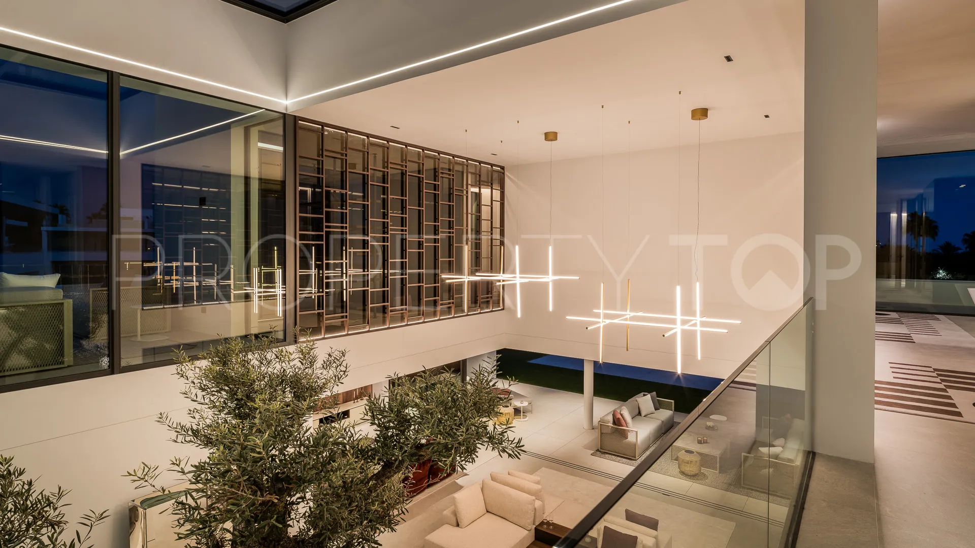 5 bedrooms Marbella Golden Mile villa for sale