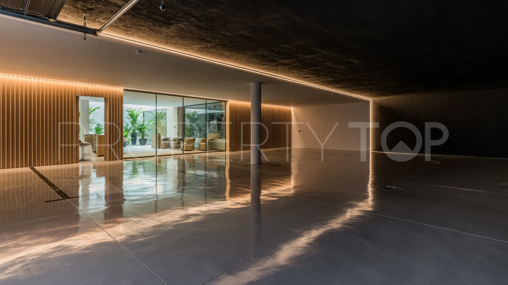 5 bedrooms Marbella Golden Mile villa for sale